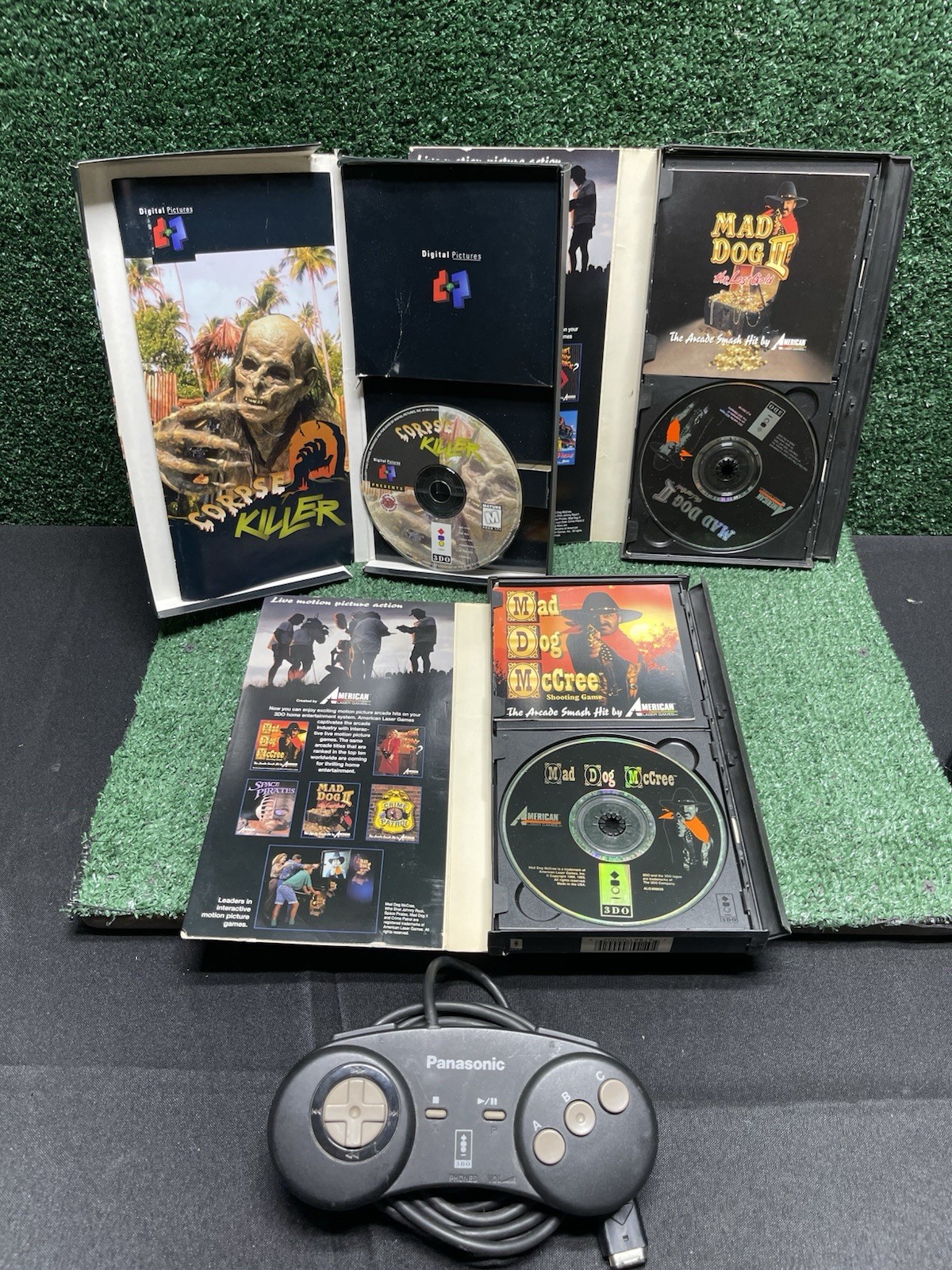 Panasonic REAL 3DO Console Bundle Powers On Doesn’t Read Disc. Free Ship!
