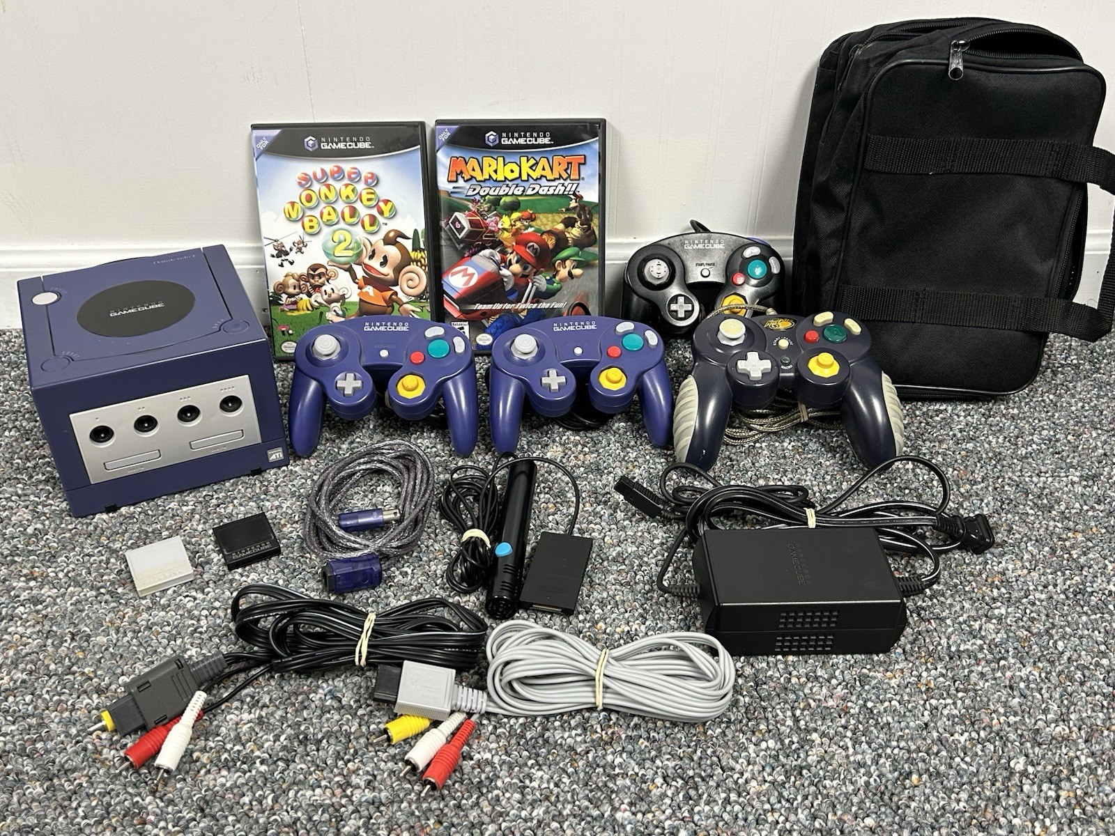 Nintendo Game Cube Console with 4 Controllers Mario Kart Double Dash DOL-001