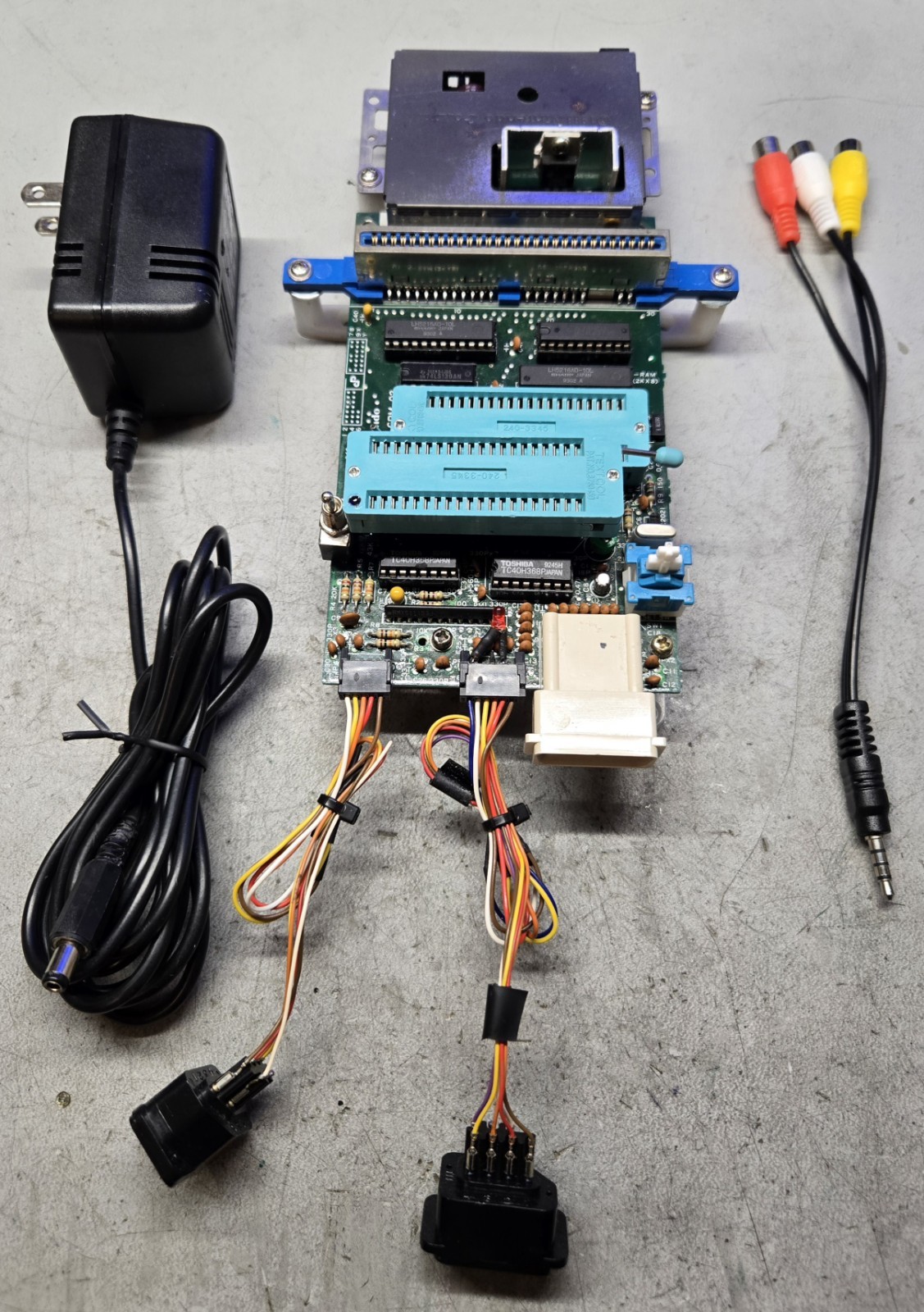 👍 Famicom Socketed Motherboard IC Tester, Famicom ToNes Controller Ports.