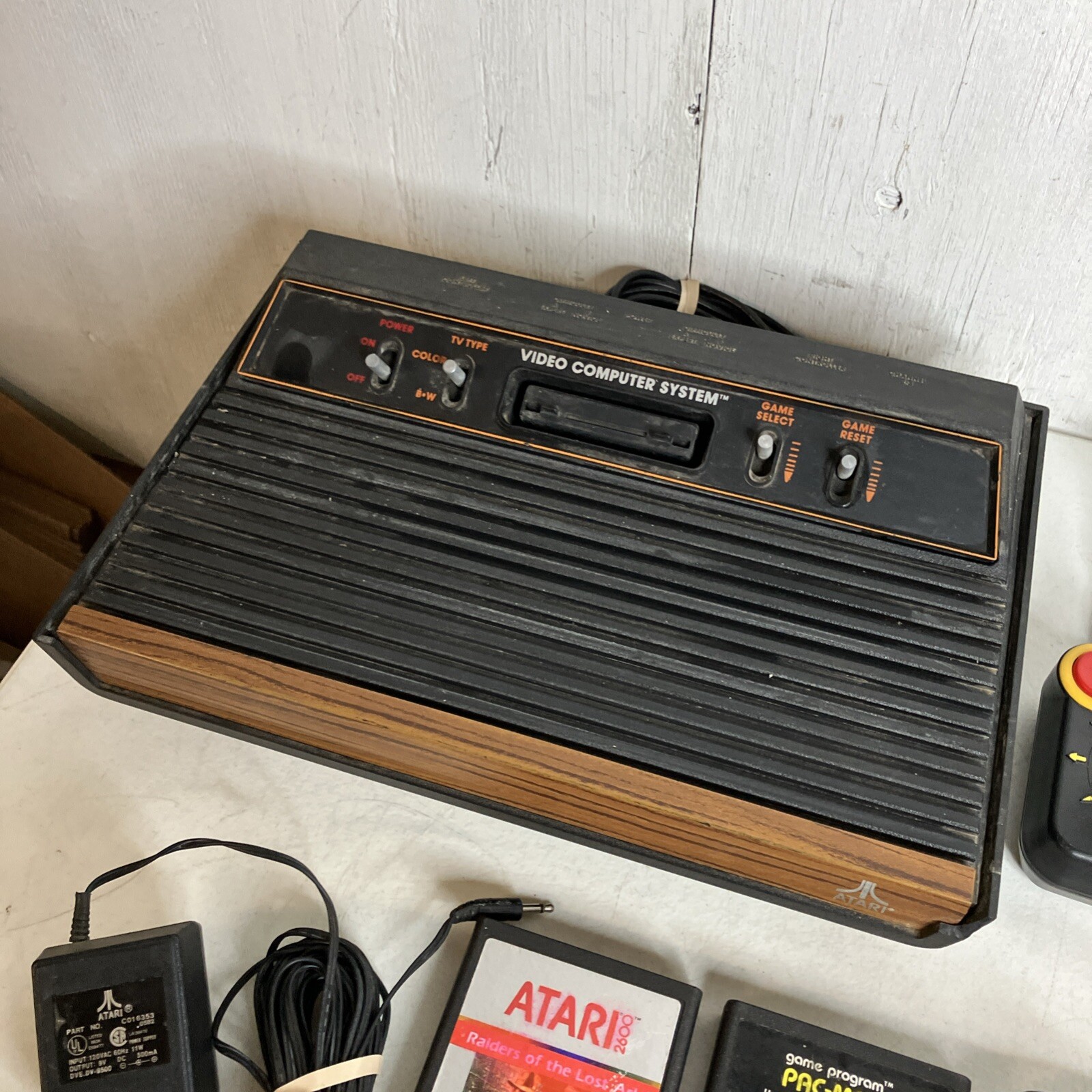 Atari 2600 CX-2600A Wood Grain 4 Switch Console 2 Ace Joysticks 2 Games READ DET