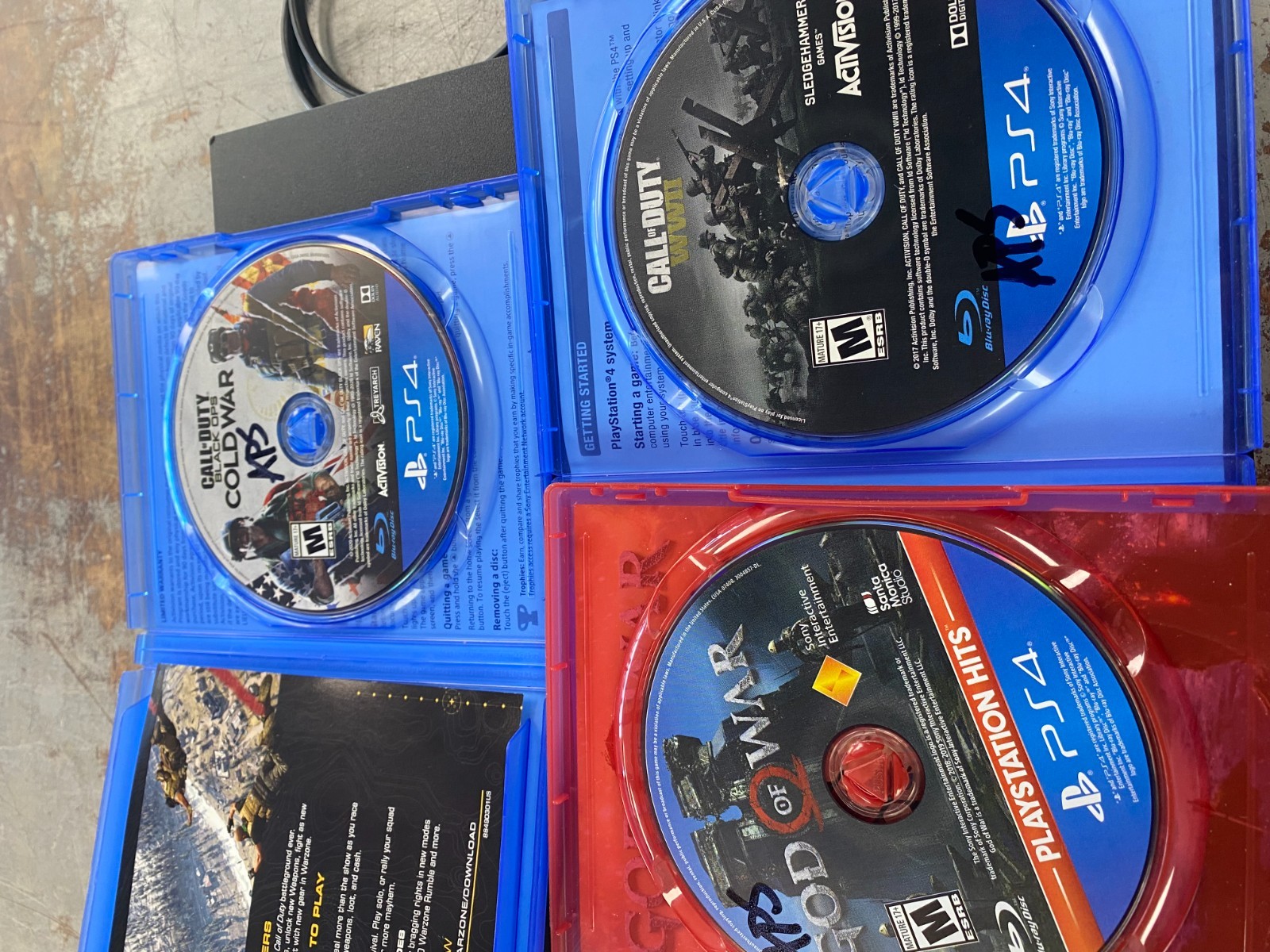READ – Sony PlayStation 4 500GB Console CUH-1215A w/ Controller & 3 Games