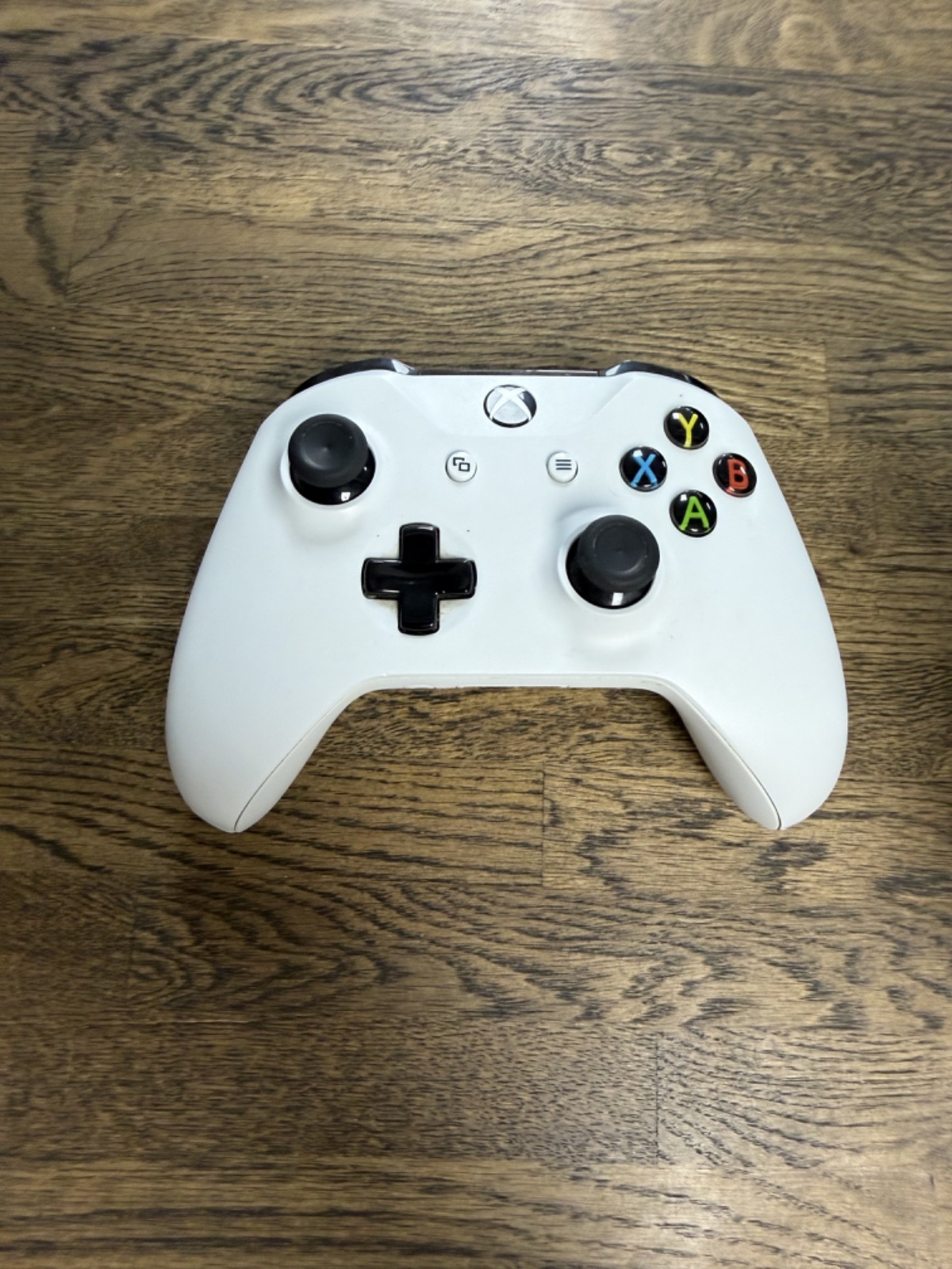 MICROSOFT XBOX ONE S – CONSOLE – 500GB – With Controller AND GAME INCLUDED