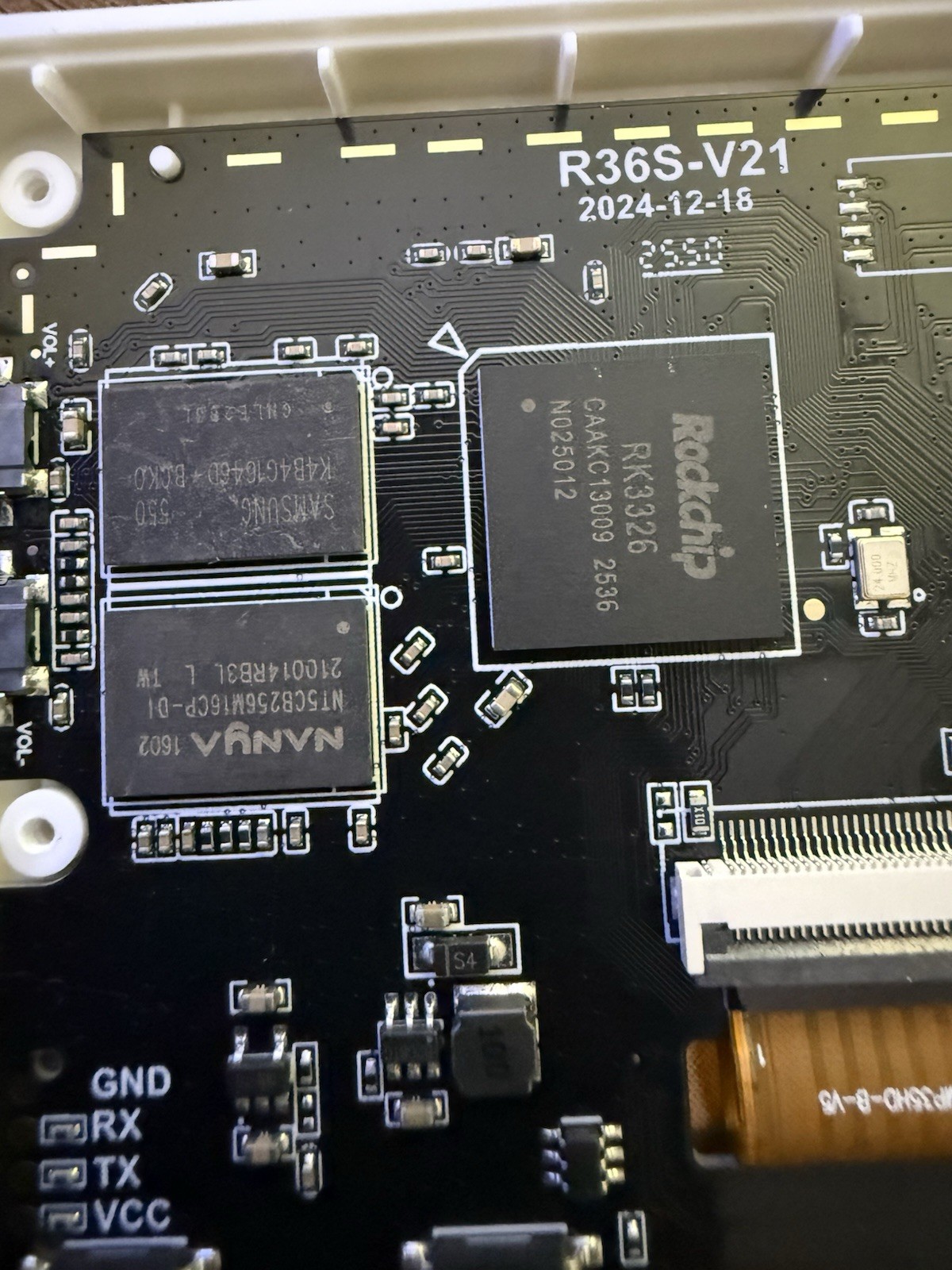 AUTHENTIC R36S 64GB Console