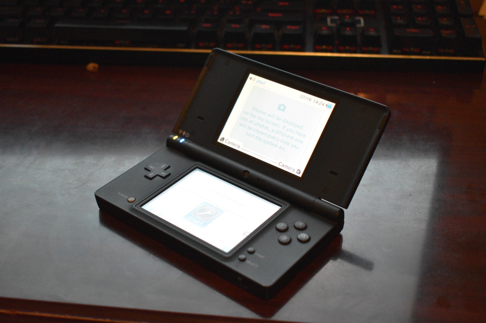 Nintendo DSi – Matte Black NTSC U/C, good condition, no stylus, no charger