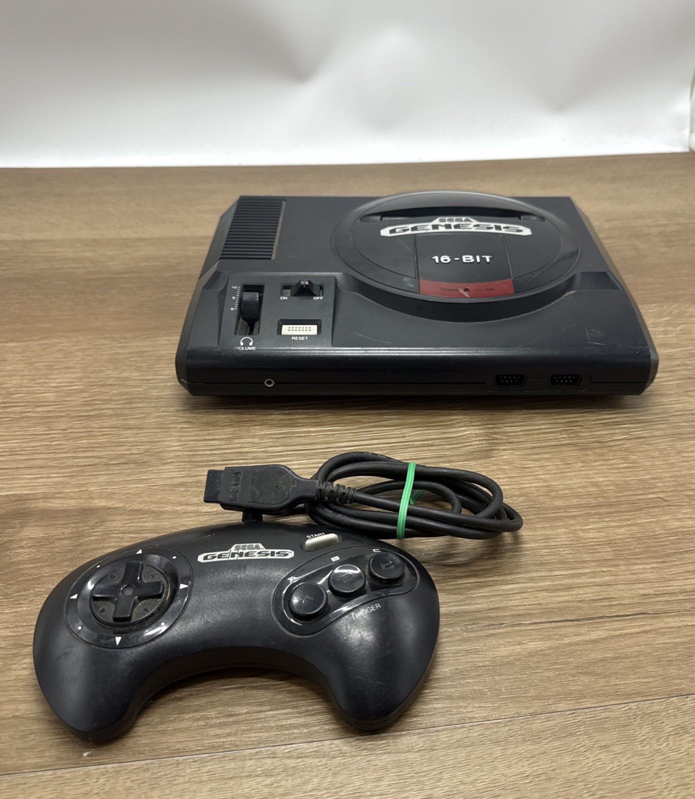 Sega Genesis Model 1 1601 Console + Controller PARTS/REPAIR