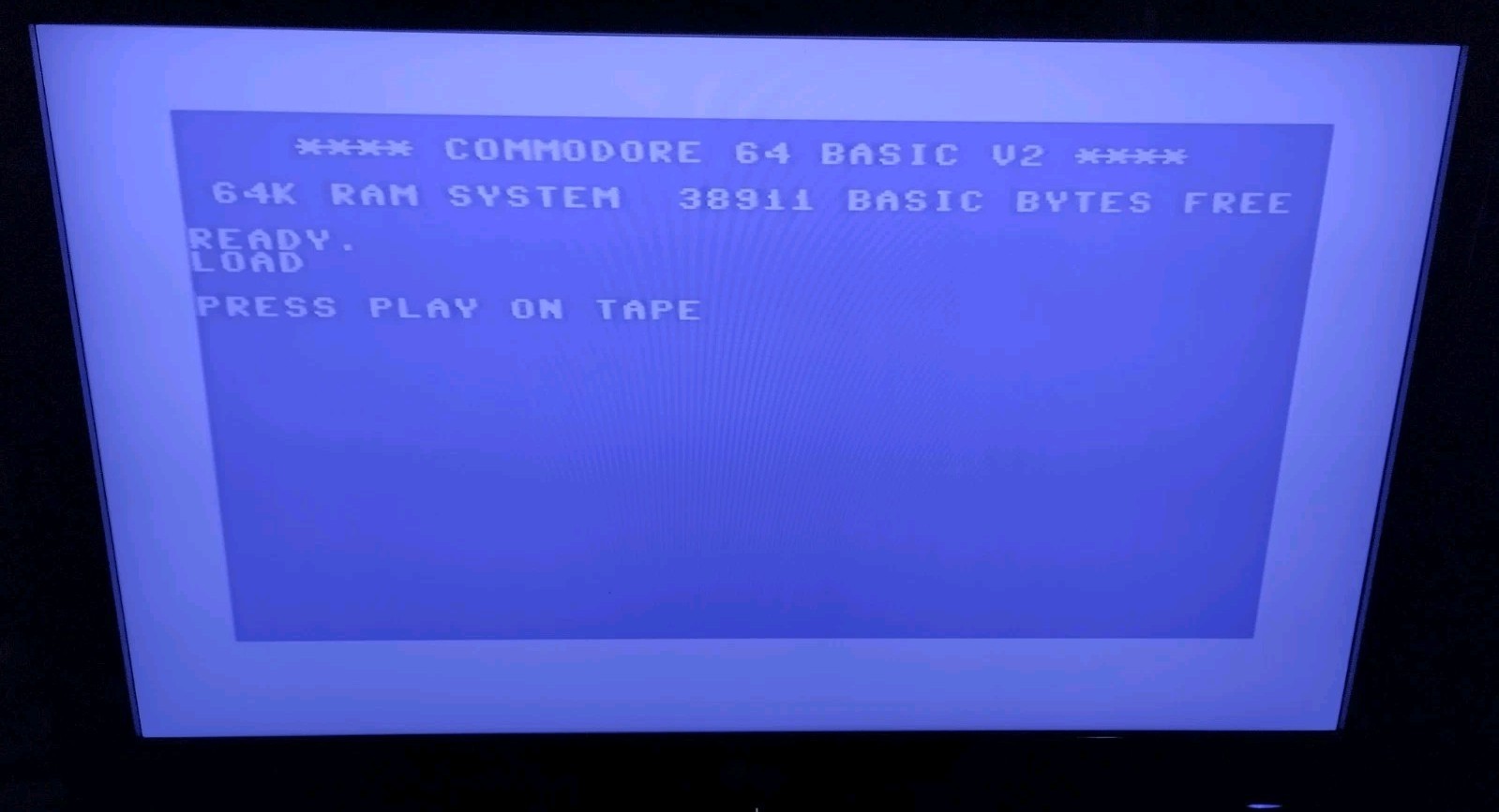 CCOMMODORE 64C PC + Games + 2 Joysticks + Cassette Data Unit, All Working