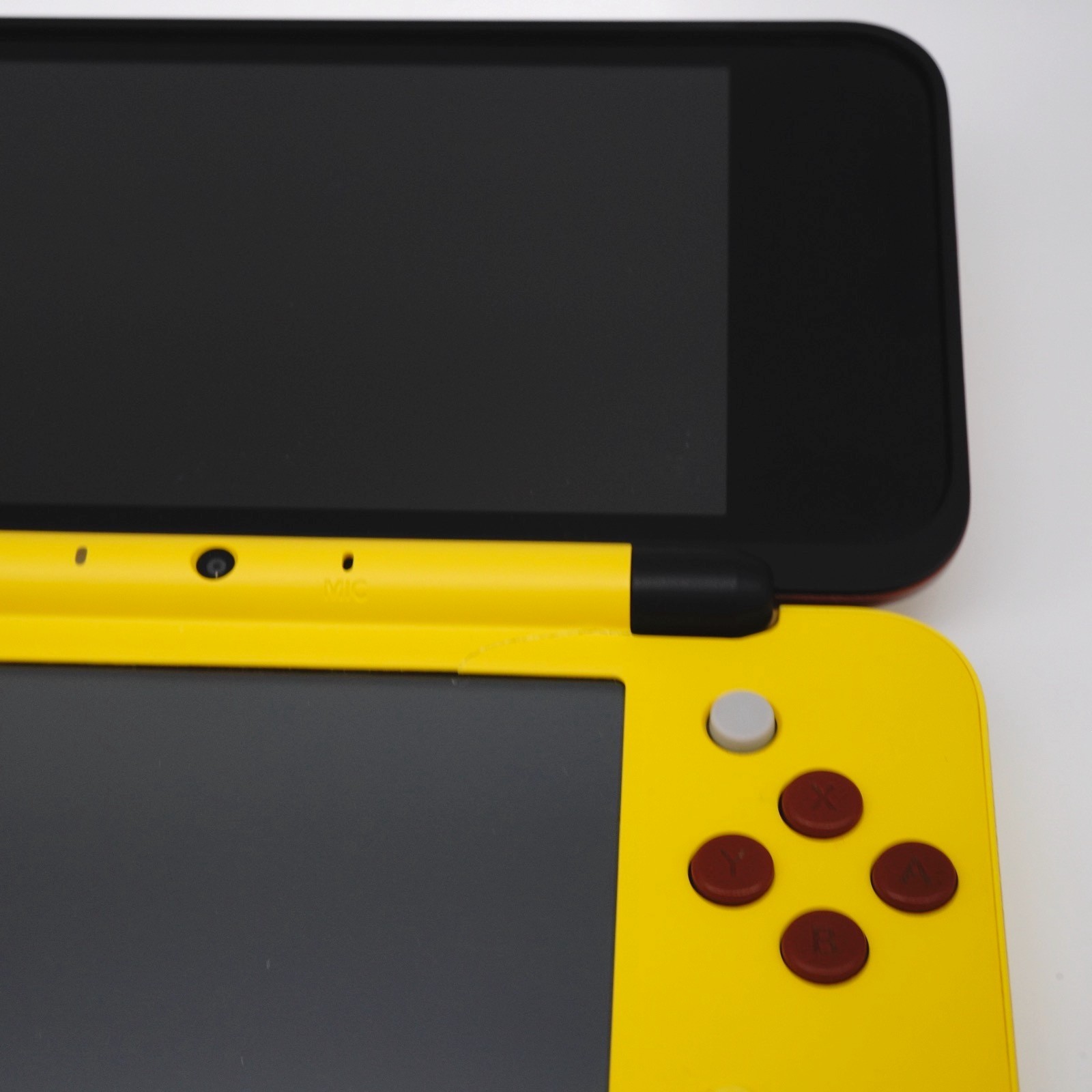 Nintendo “New” 2DS XL LL Console Pokemon Pikachu Yellow Edition (USA)