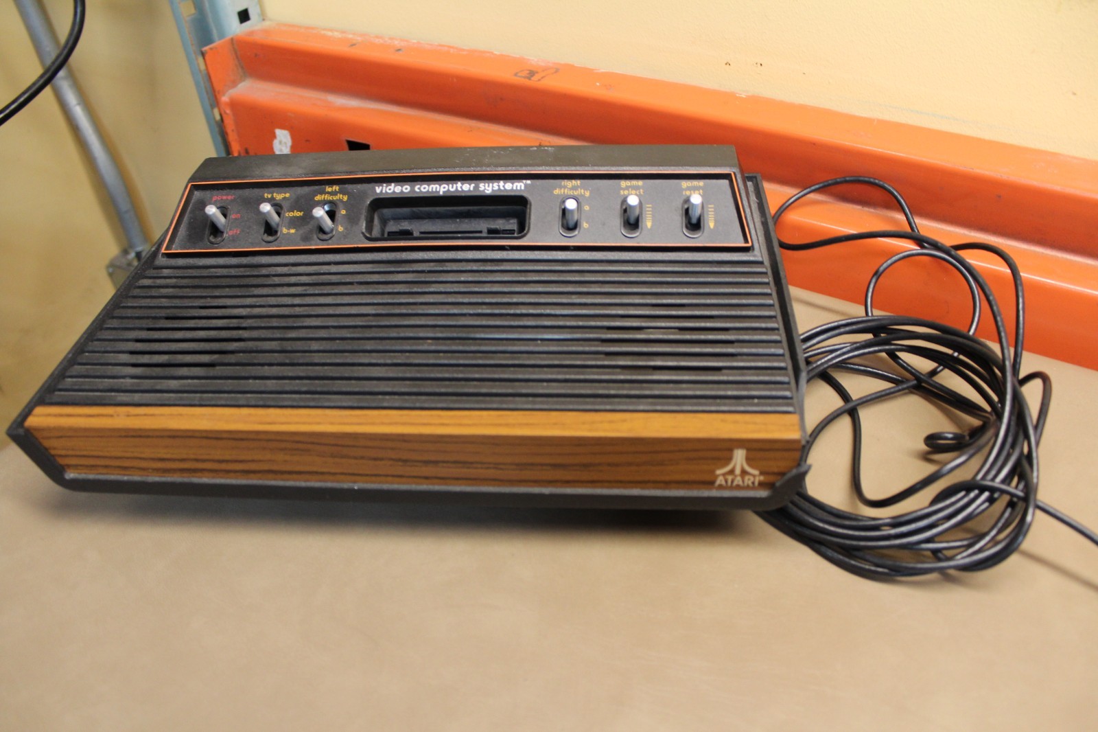 Vtg Atari Wood Grain Front Video Computer System Console UNTESTED