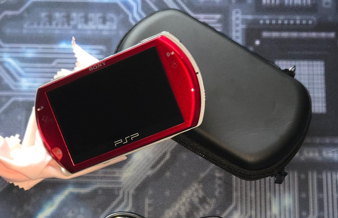 Red Sony PSP Go with Internal M2 Adapter 128gb Upgrade