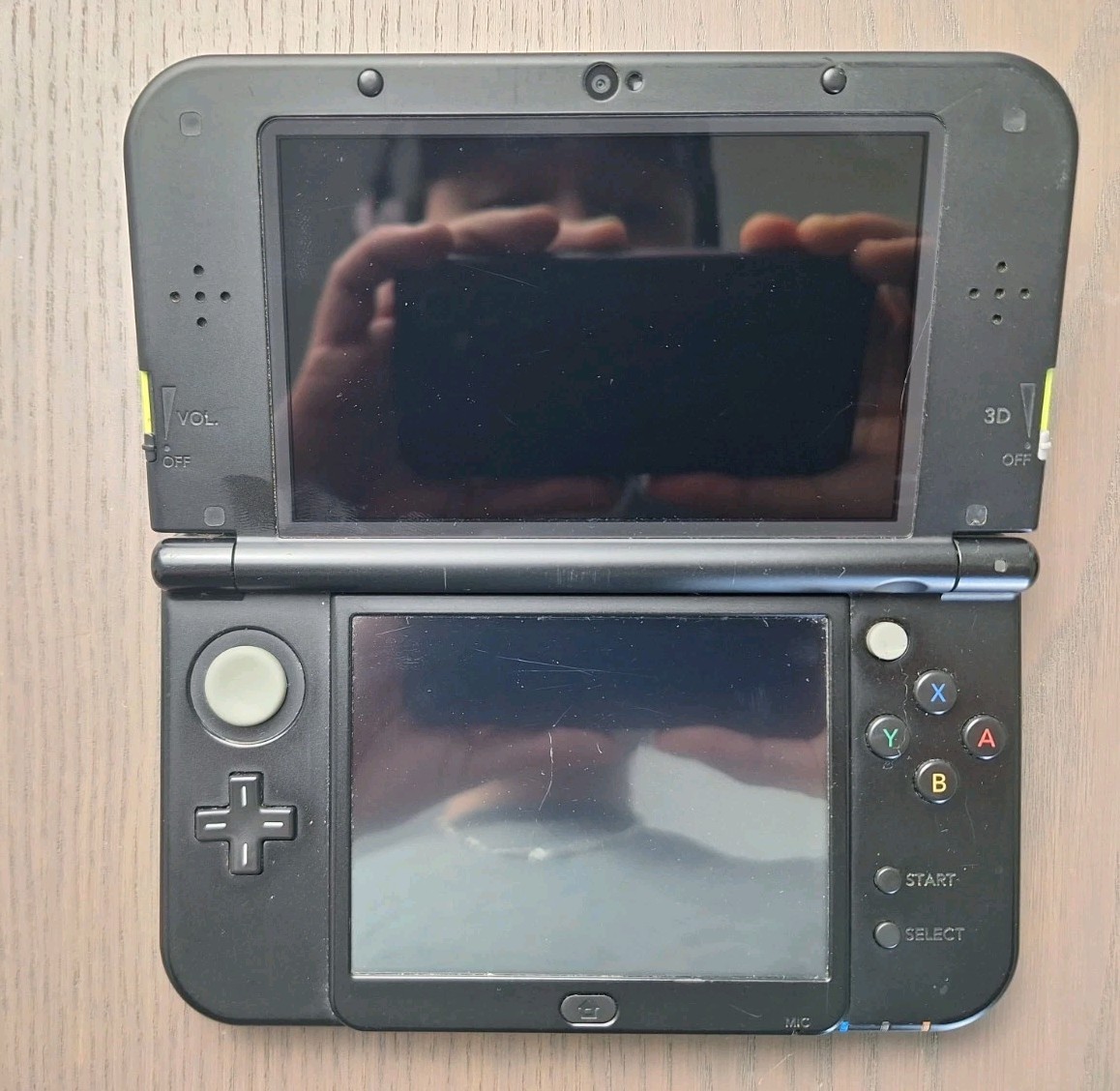 New Nintendo 3DS XL Lime Black | Charger + 32GB SD Card | Region Free