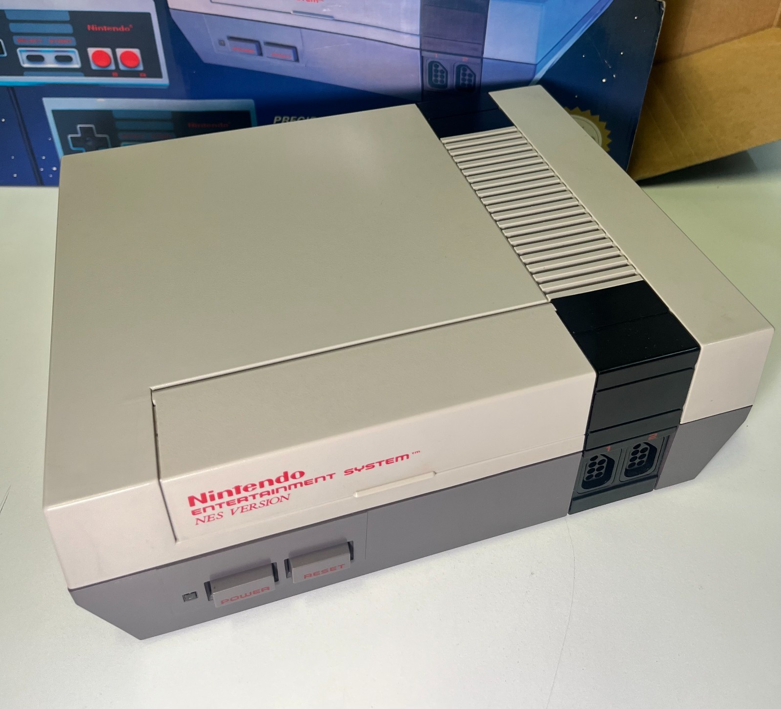 NINTENDO NES CONTROL DECK PAL A UK CONSOLE NES-CDSM-UKV-2 BOXED TESTED
