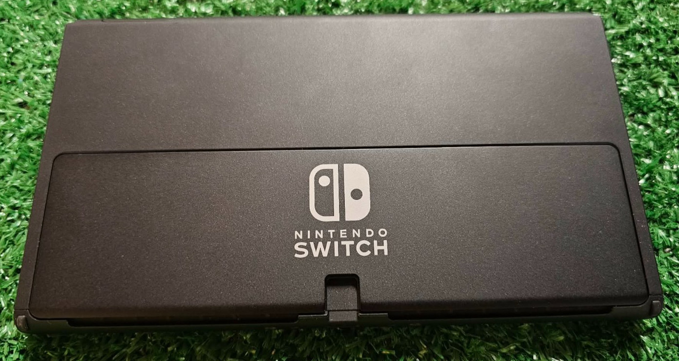 Nintendo Switch OLED HEG-001 Console Complete Bundle MINT with Pokémon Diamond