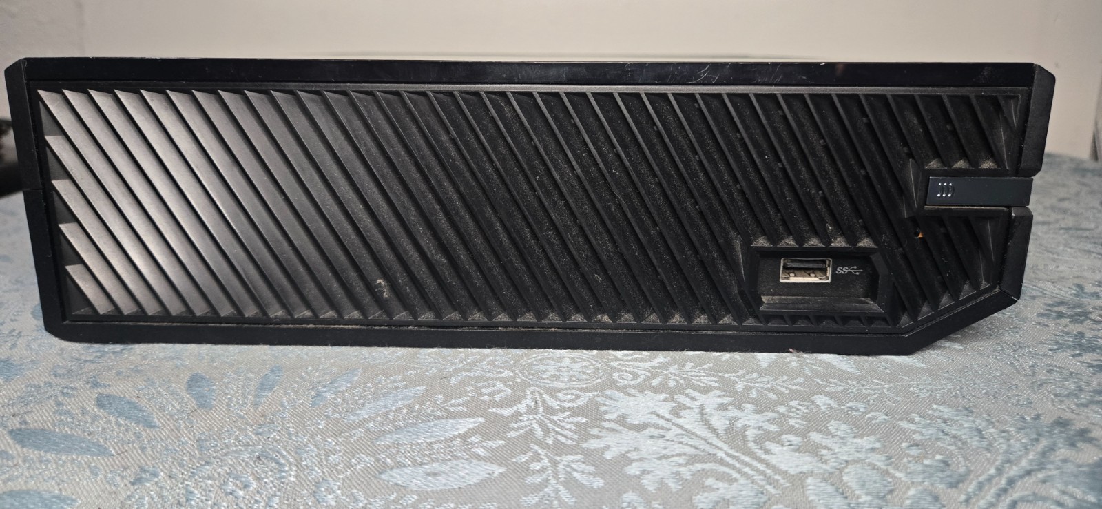 Microsoft Xbox One (1540) Video Game System 500GB