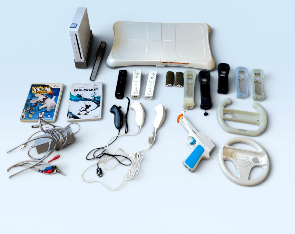 Nintendo Wii Bundle 3 Remotes 3 Nunchuks MotionPlus Wii Fit Board Games Tested