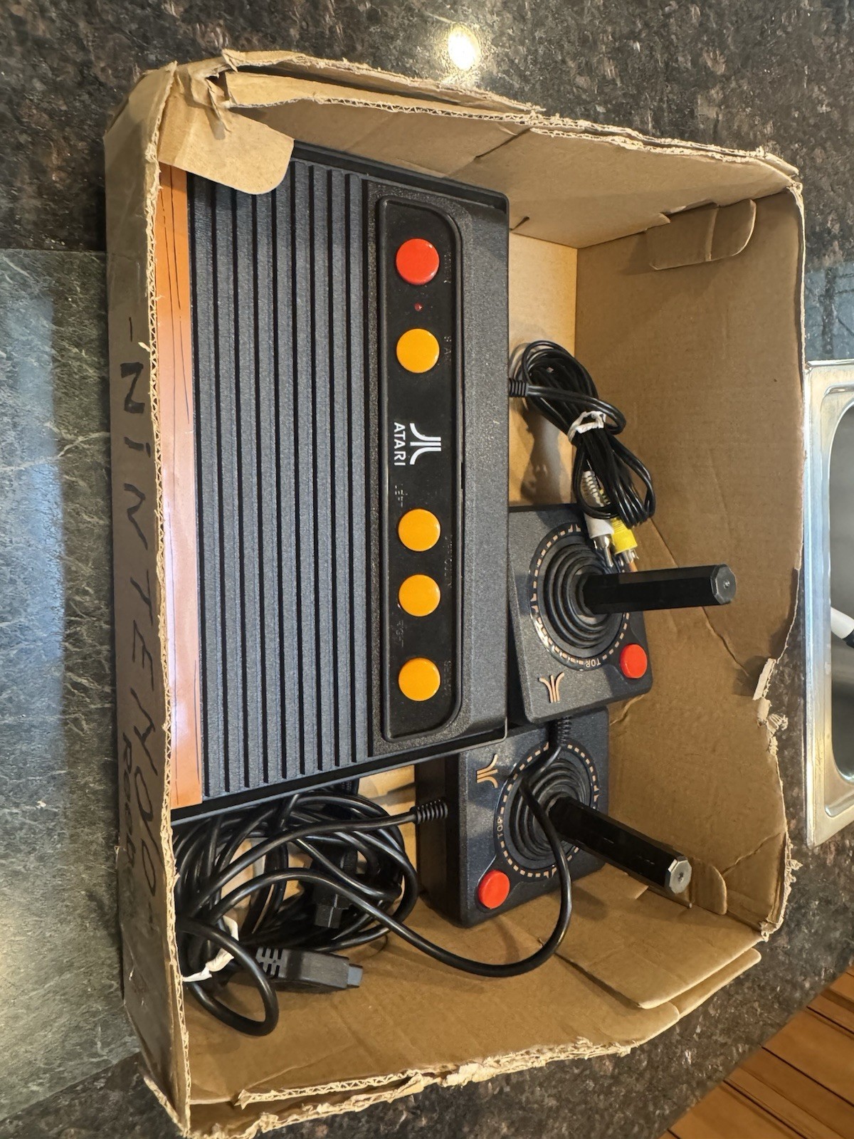 Atari Flashback 8 Video Game Console 105 Built in Games Wired Controllers TESTED