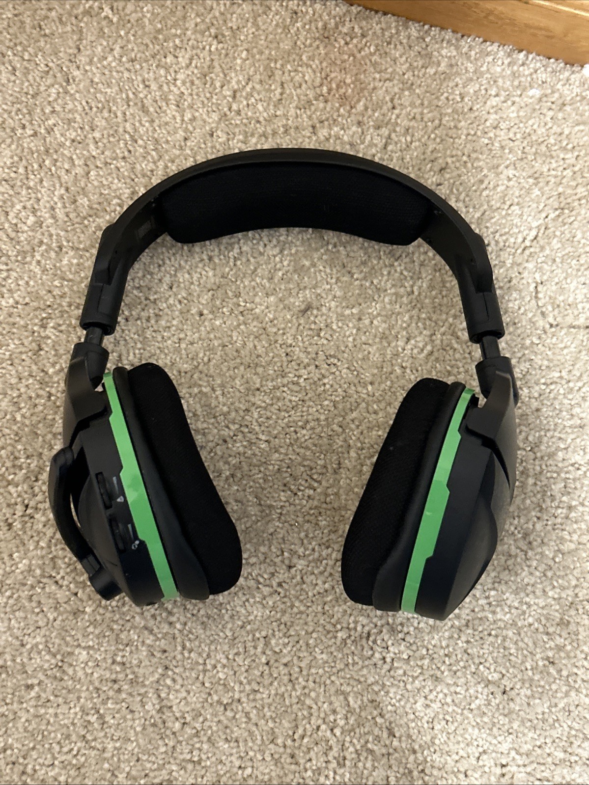 Xbox One 1540 w/ 2 Wireless Controllers, Afterglow Wired, Turtle Beach 600