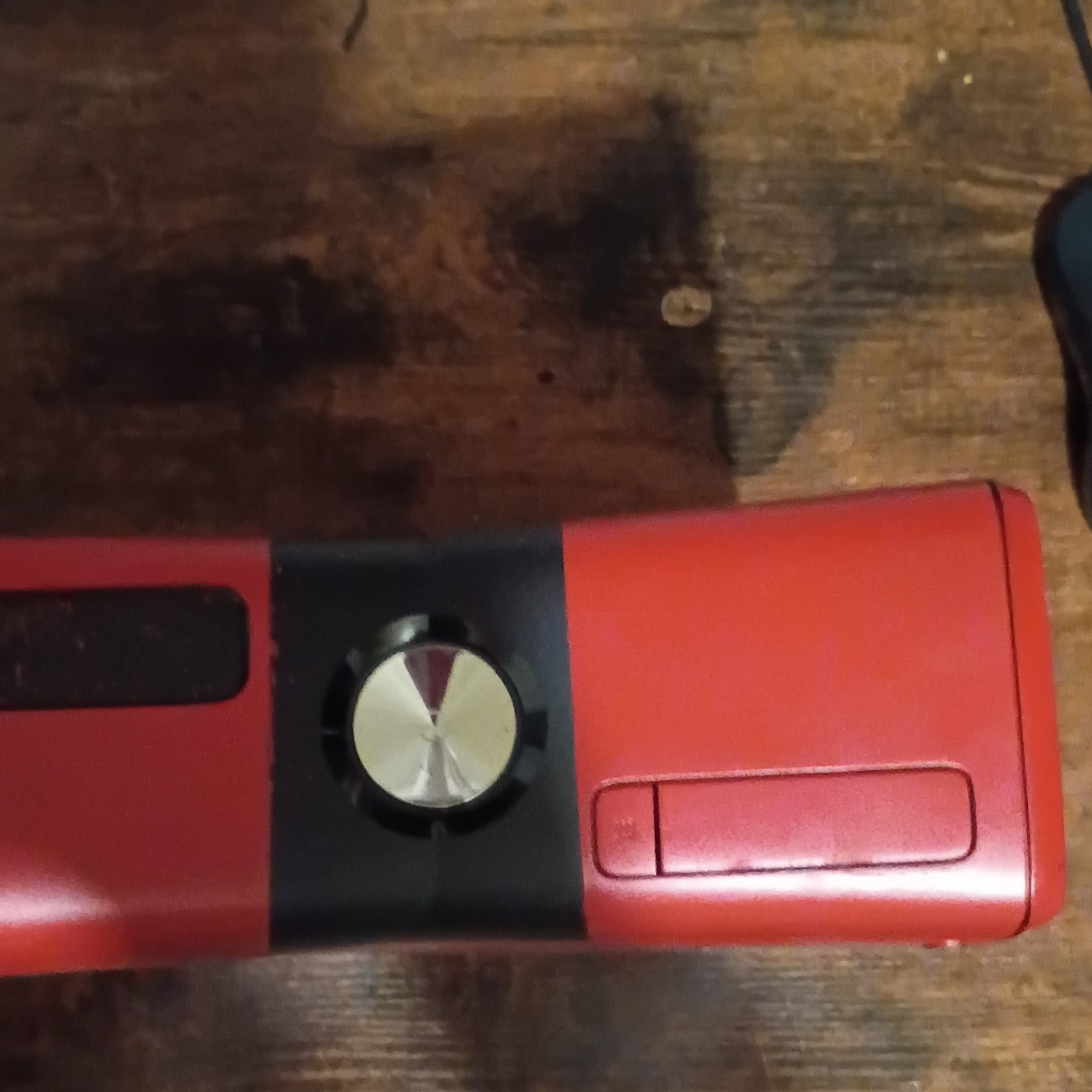 Microsoft Xbox 360 S 4GB Model, red, Controllers + 2 Games