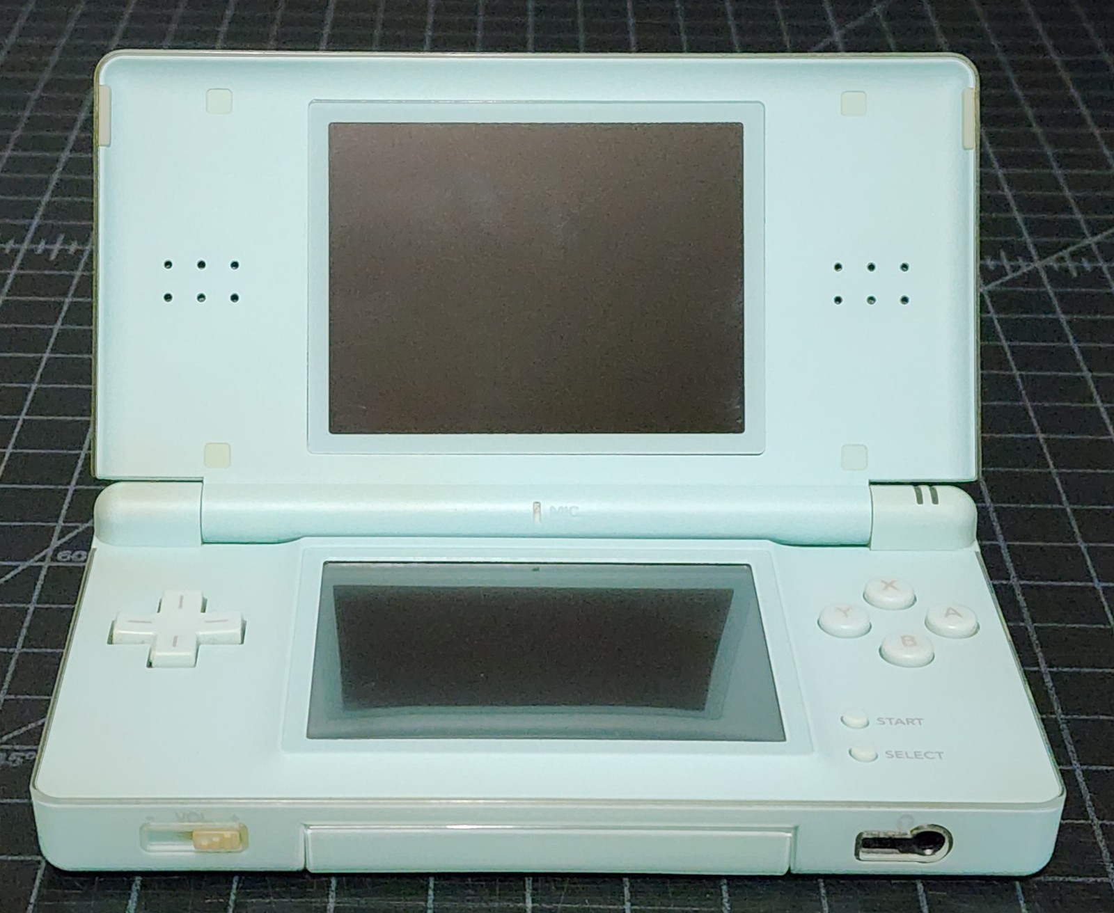 Nintendo DS Lite Handheld Console Ice Blue / Mint Green with Stylus T&W #USG-001