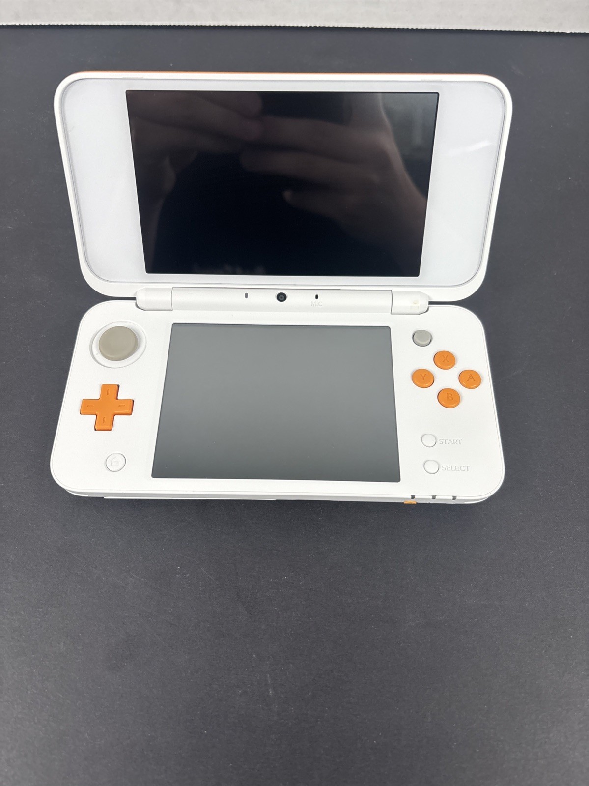 Nintendo 2DS XL Handheld Console w/ Case (JAN-001) White/Orange – VERY GOOD COND