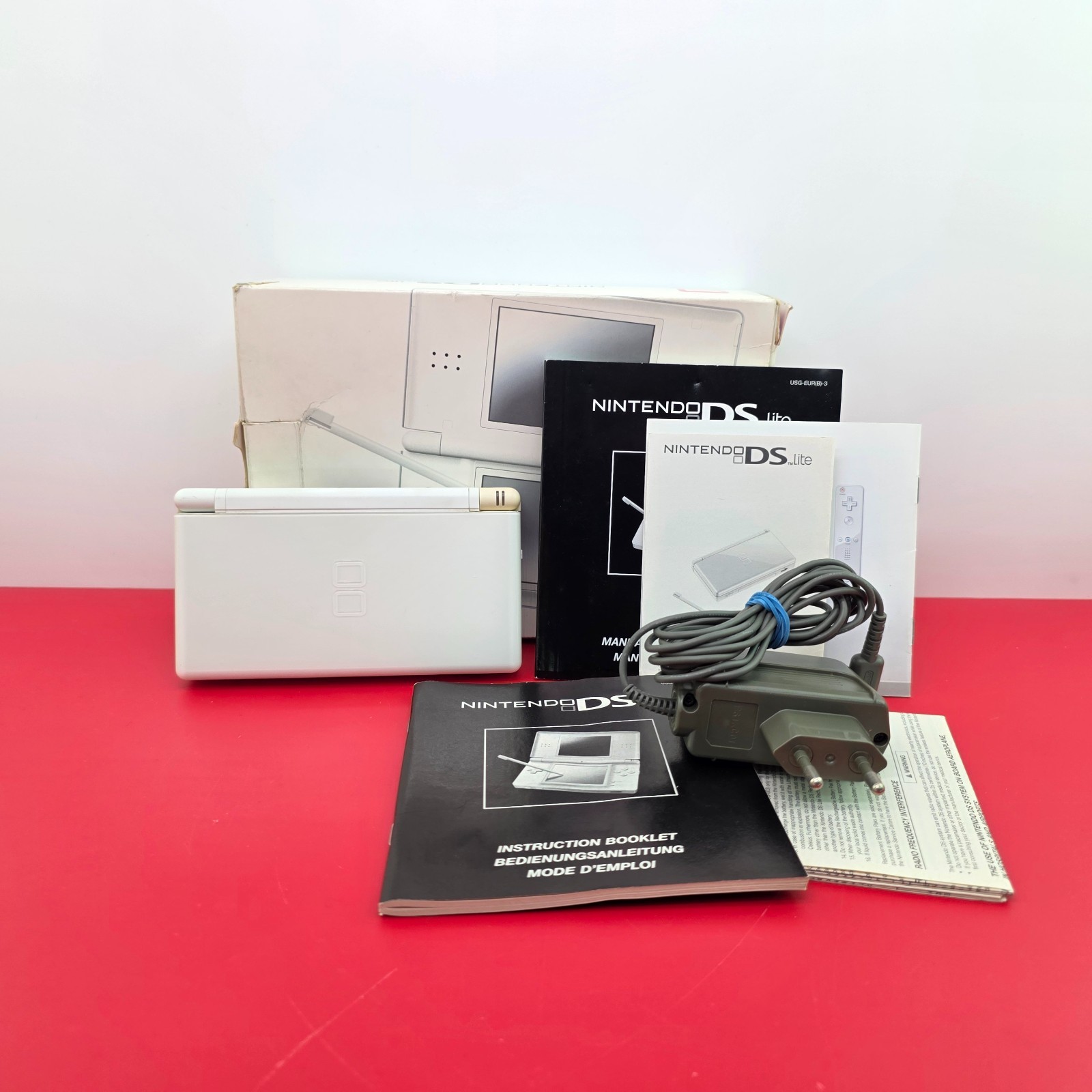 Nintendo DS Lite Handheld Console – White – COMPLETE