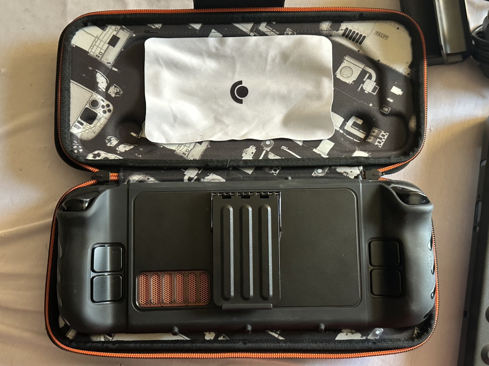 Limited Edition Smoky Translucent Steam Deck Oled 1 TB w/Valve Dock, Killswitch