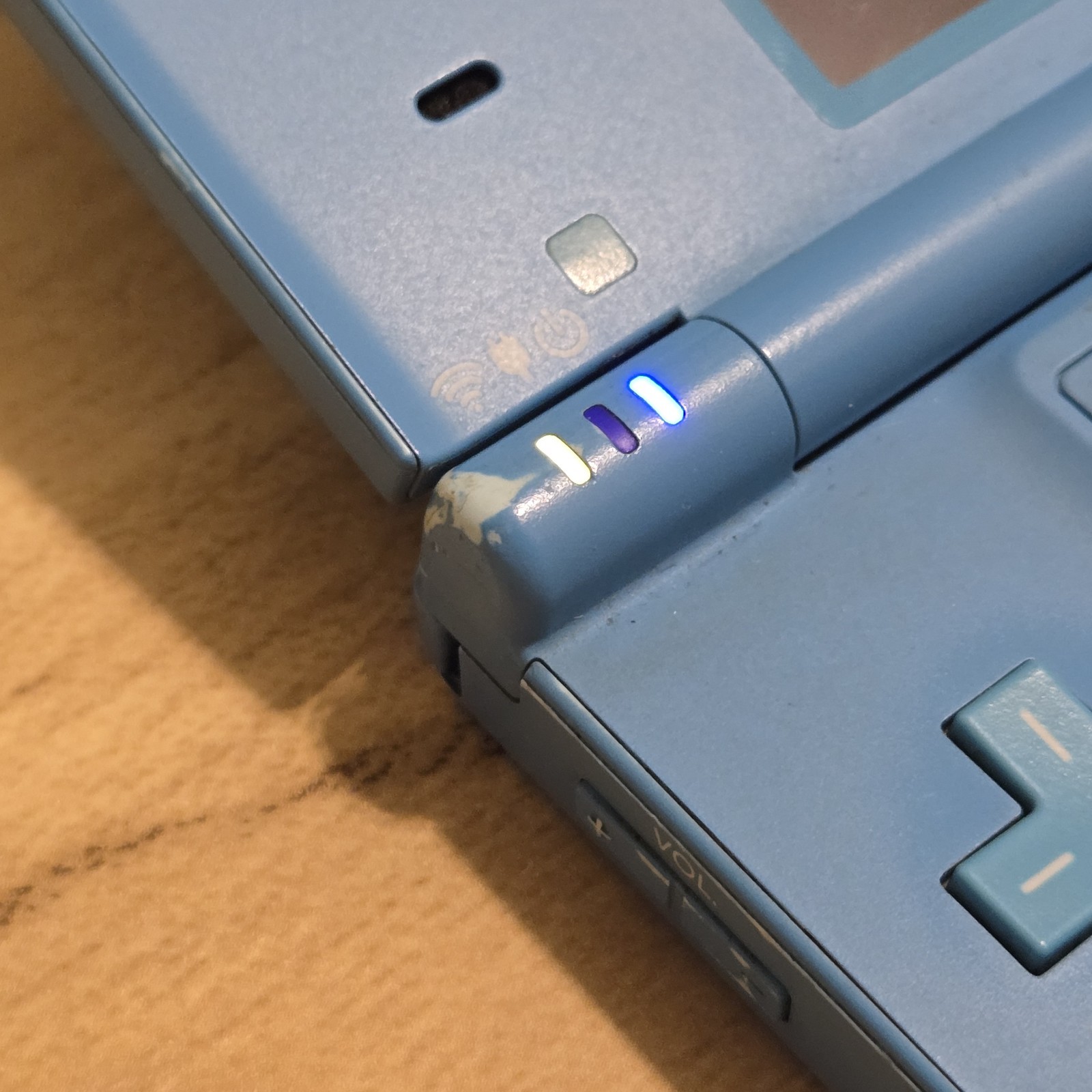 Nintendo DSi Light Blue System w/ Charger, Stylus, Case, Nerf Cover & SD Card