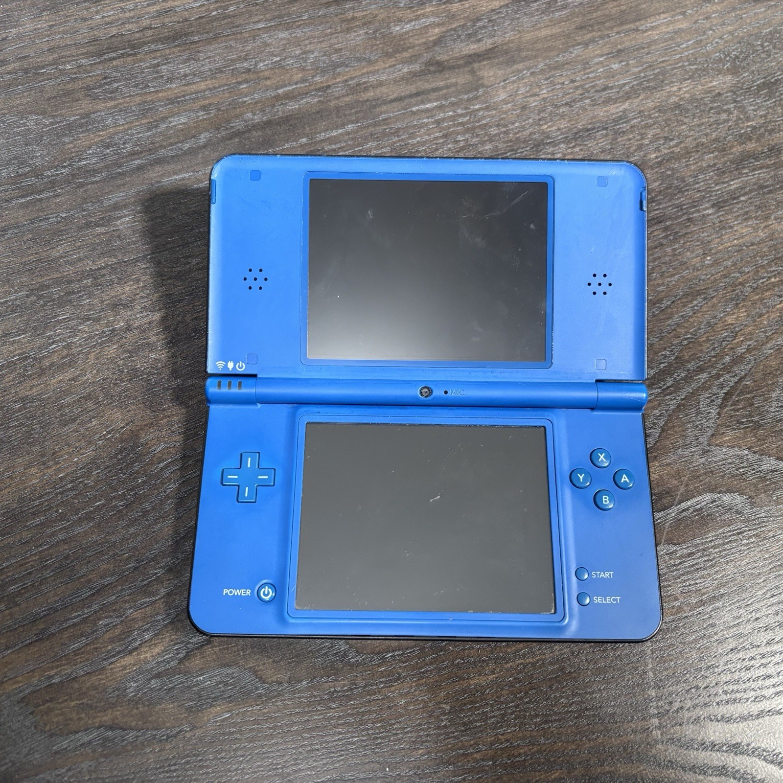 Nintendo DSi XL Bundle [used] (Console w/Charger, Case & Adventure Time Game)