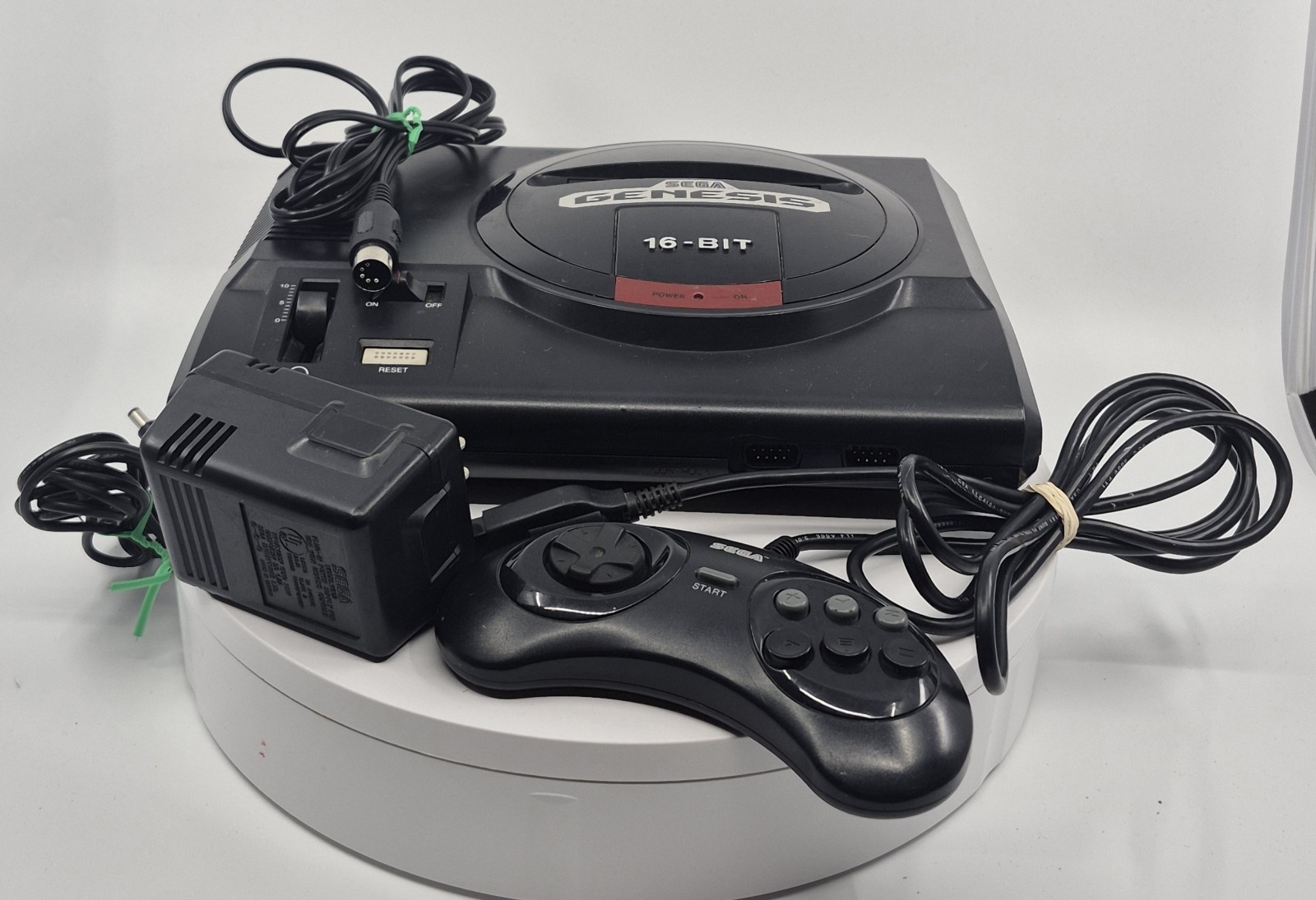 Sega Genesis Model 1601 Gen 1 Console System Bundle – Tested and Works