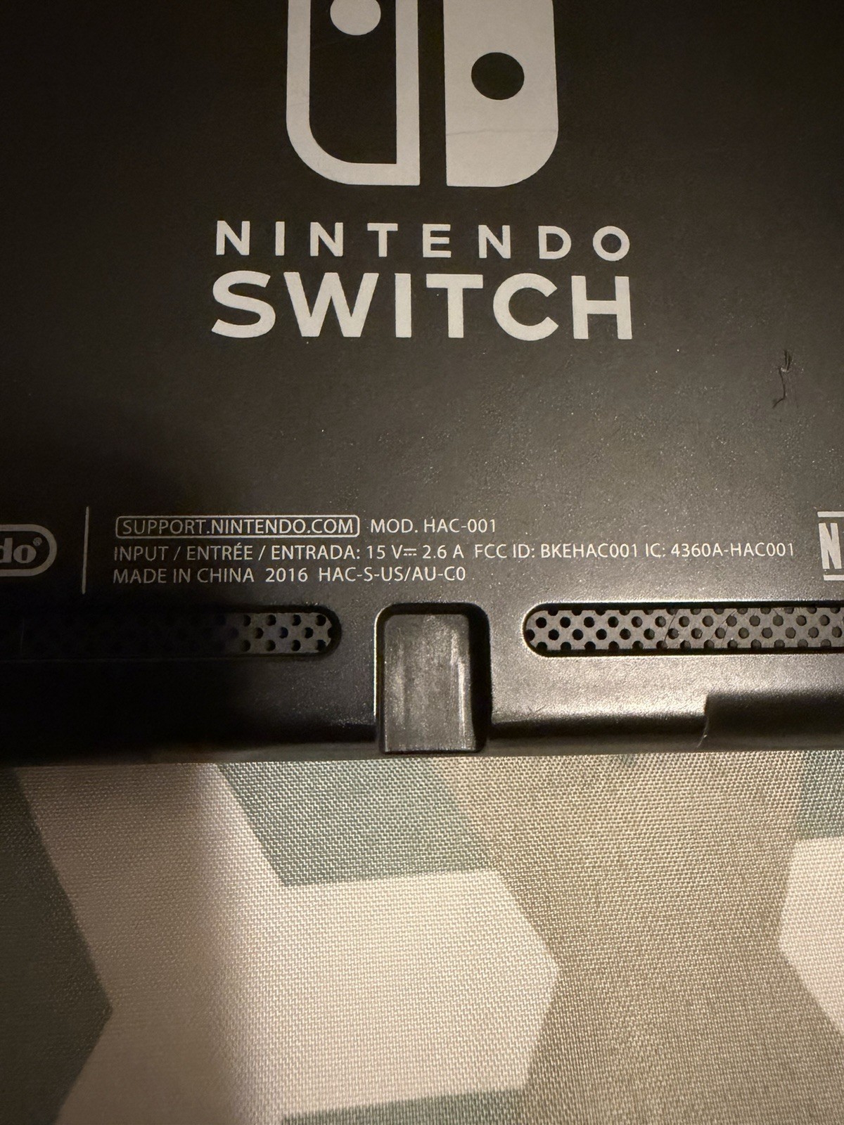 Nintendo Switch HAC-001 w/ Docking Station, Gray Joy-Con (DOES NOT POWER ON)