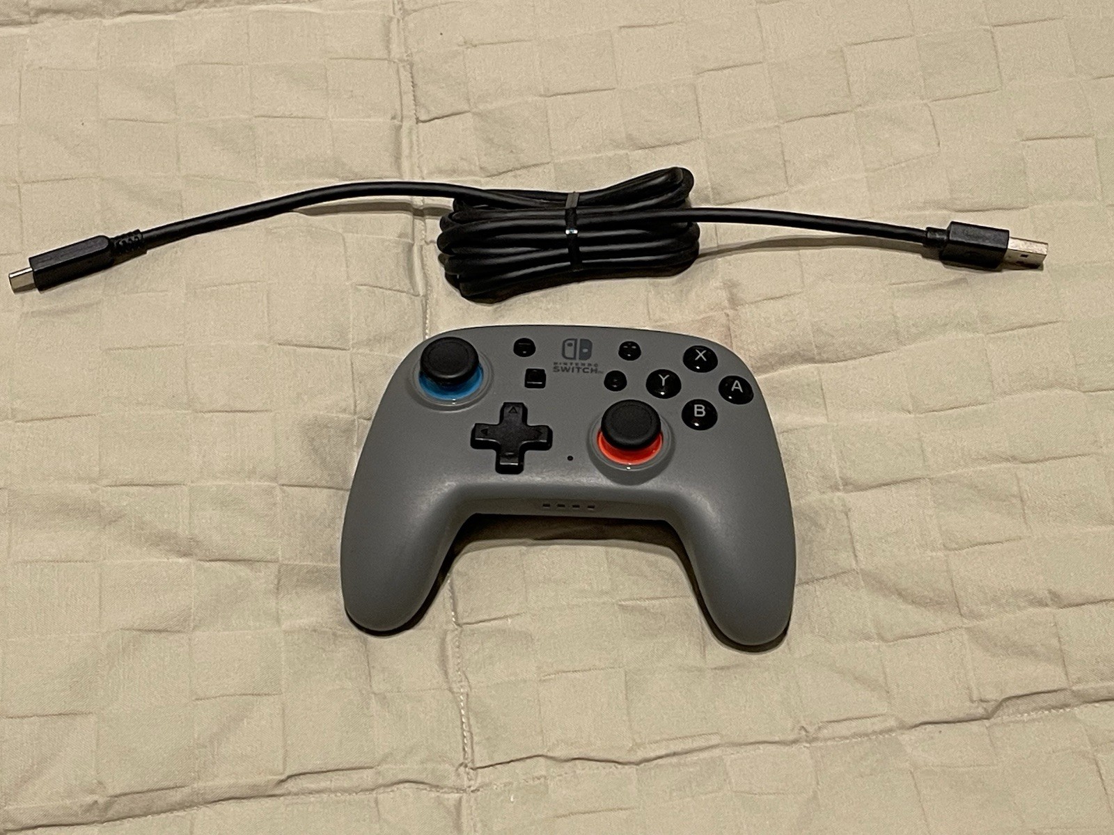 Nintendo Switch , 256 Micro SD, Pro Controller , Extra Dock, Case, EXCELLENT