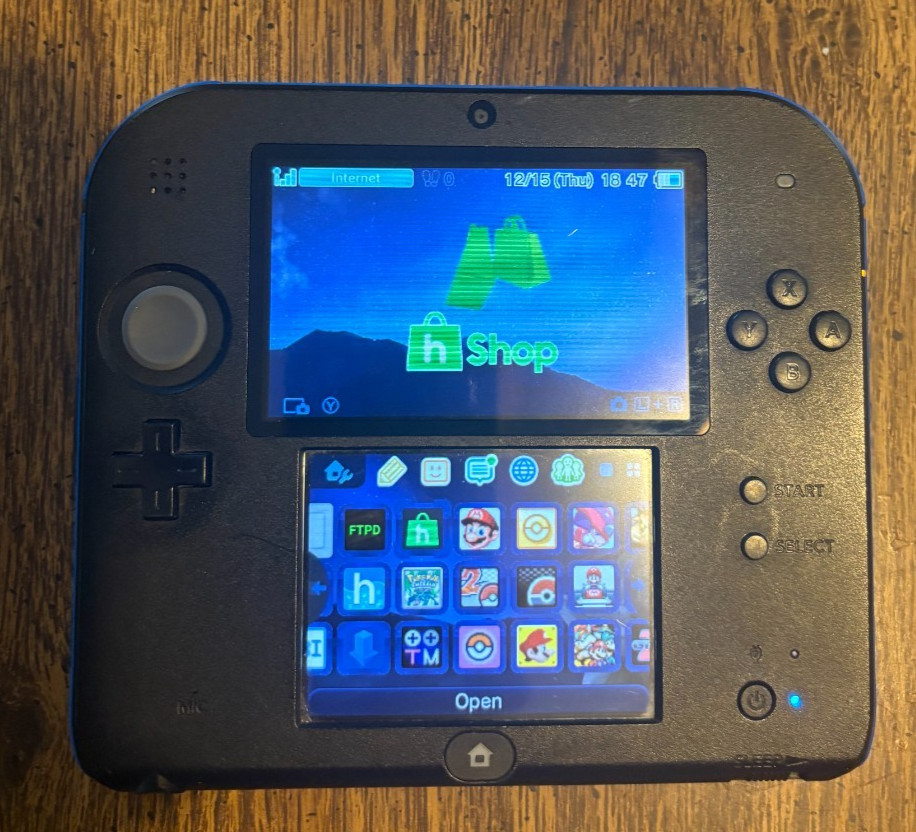 Nintendo 2DS Launch Edition Blue and Black Handheld System – Black/Blue Used