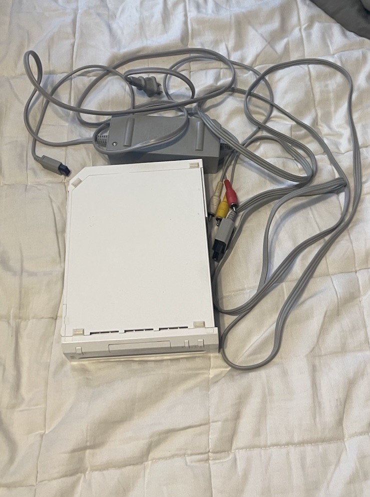 Nintendo Wii RVL-001 (USA) W/ Power Cord And Composite RCA Cables – Tested
