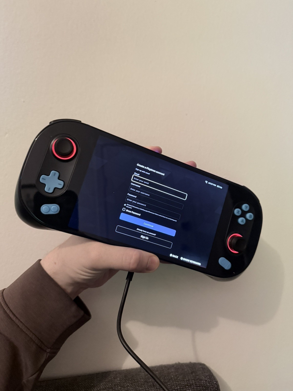 SuiPlay0X1 Handheld Gaming Console AMD 7840U, 512GB SSD, 16GB RAM Plus Case