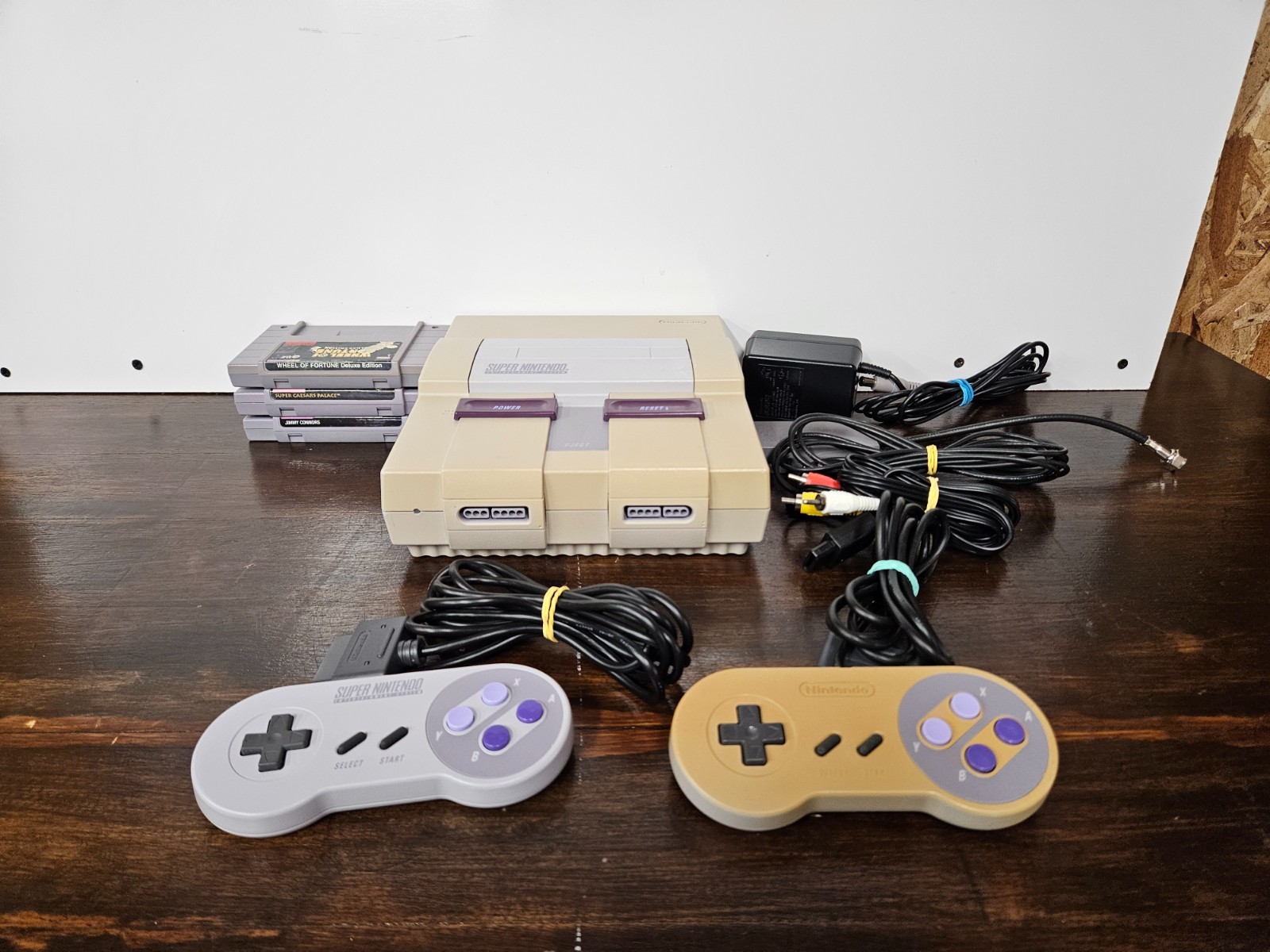 Super Nintendo Entertainment System SNES Console SNS-001 Bundle – Tested