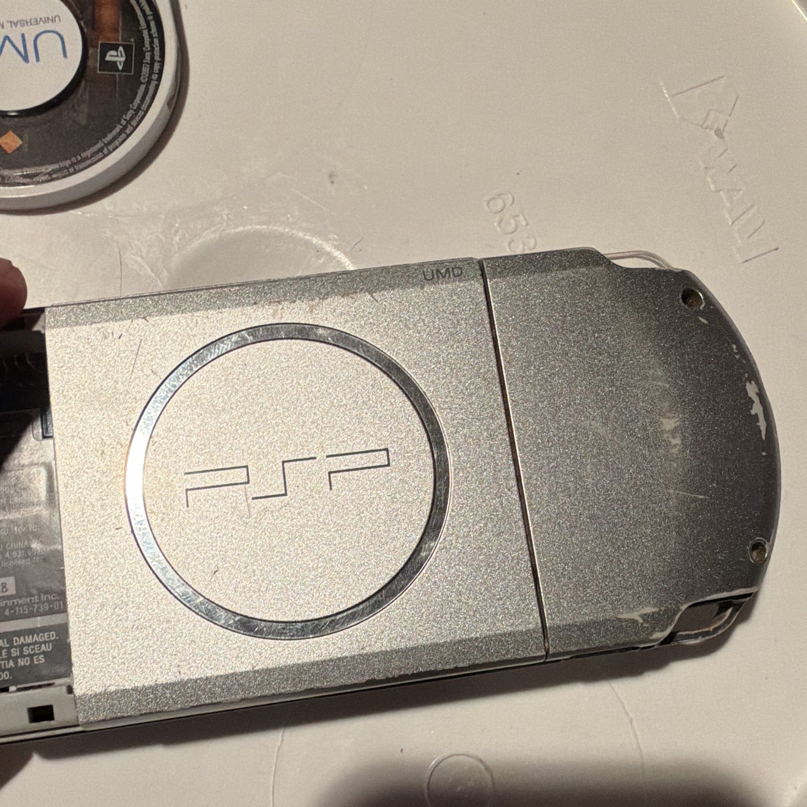 Sony PSP-3001 Silver Handheld Console Wi-Fi Capability BATTERY NOT INCLUDED GoW