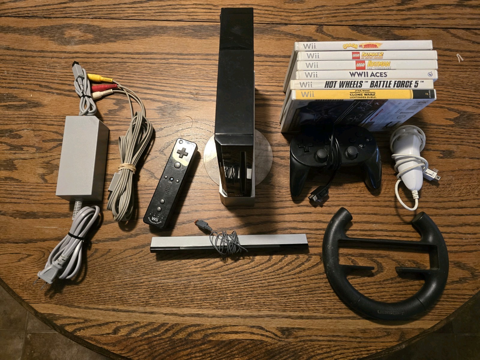 Nintendo Wii RVL-001 Console Bundle with Games and Accessories