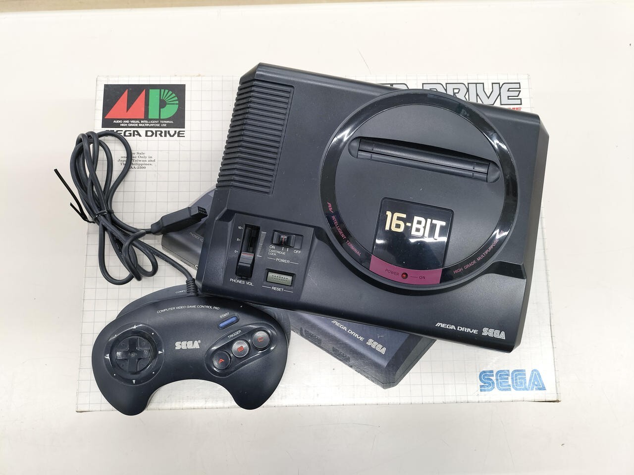 Mega Drive Console System Boxed Ref B10005864 Tested SEGA HAA-2510