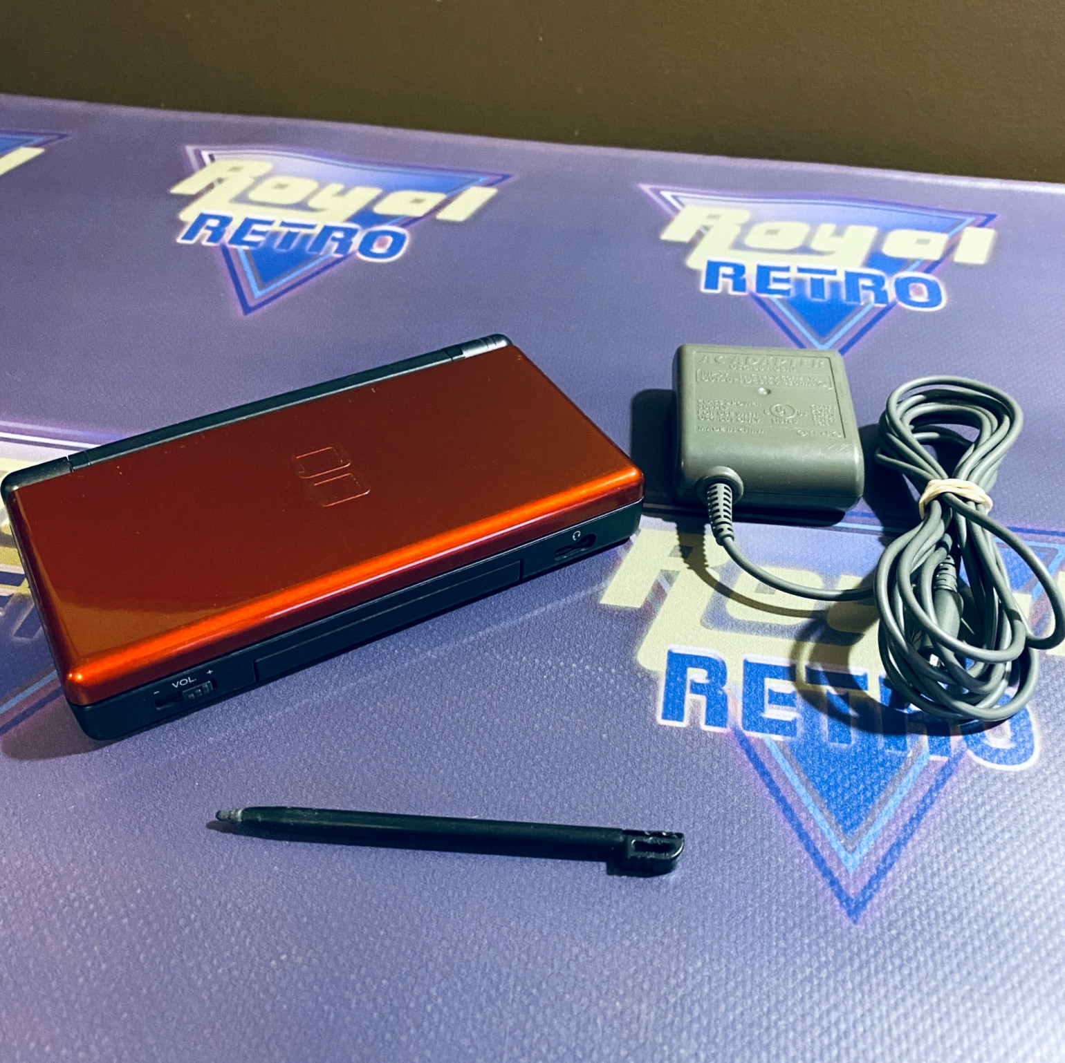 Nintendo DS Lite Handheld System – Crimson Red/Black w/ Charger & Stylus