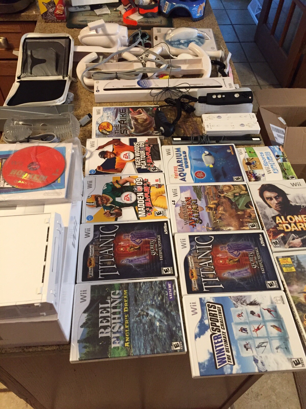 WII NINTENDO CONSOLE BUNDLE GAMES AND ACCESSORIES