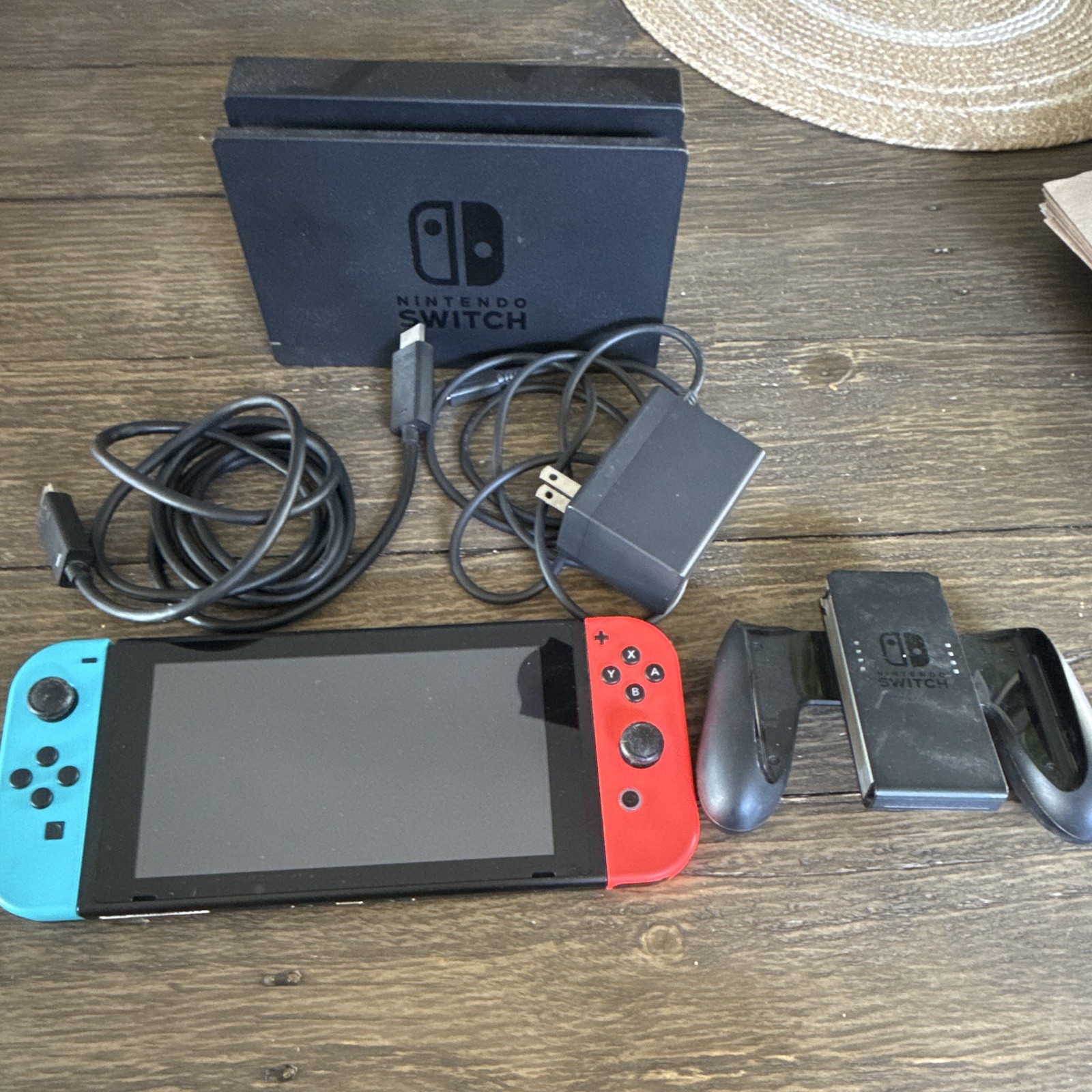 Nintendo Switch HAC-001 Console 32GB Neon Blue/Red Joy-Con w/ Dock Charger 2017