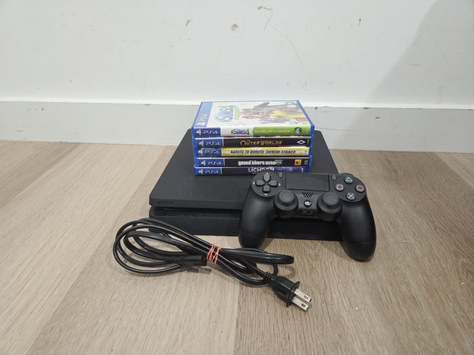 Sony PlayStation 4 PS4 Slim Console Bundle w/ Controller، 5 Games GTA V With Map