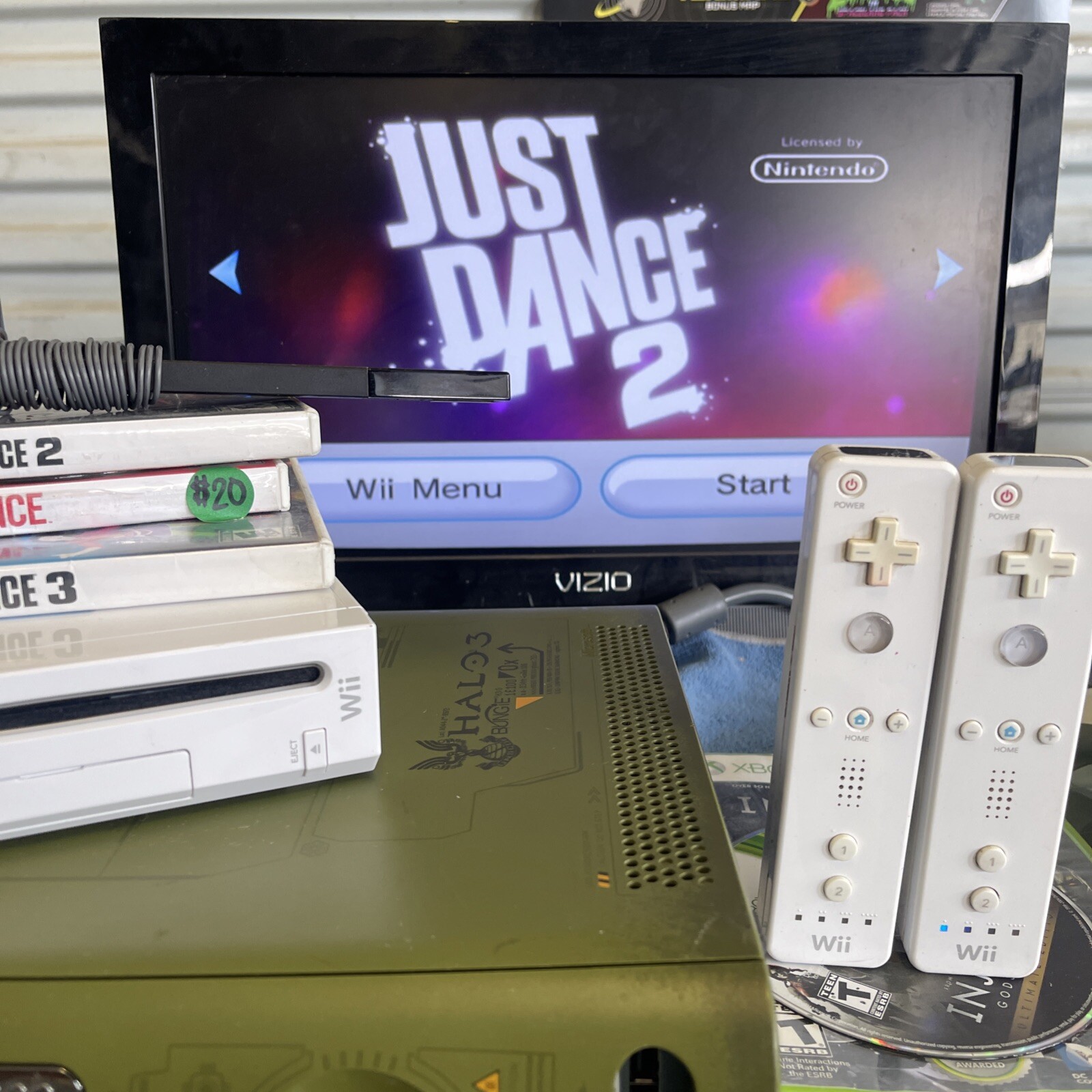 Nintendo Wii just dance multiplayer bundle just dance 1,2,3 includes2controllers