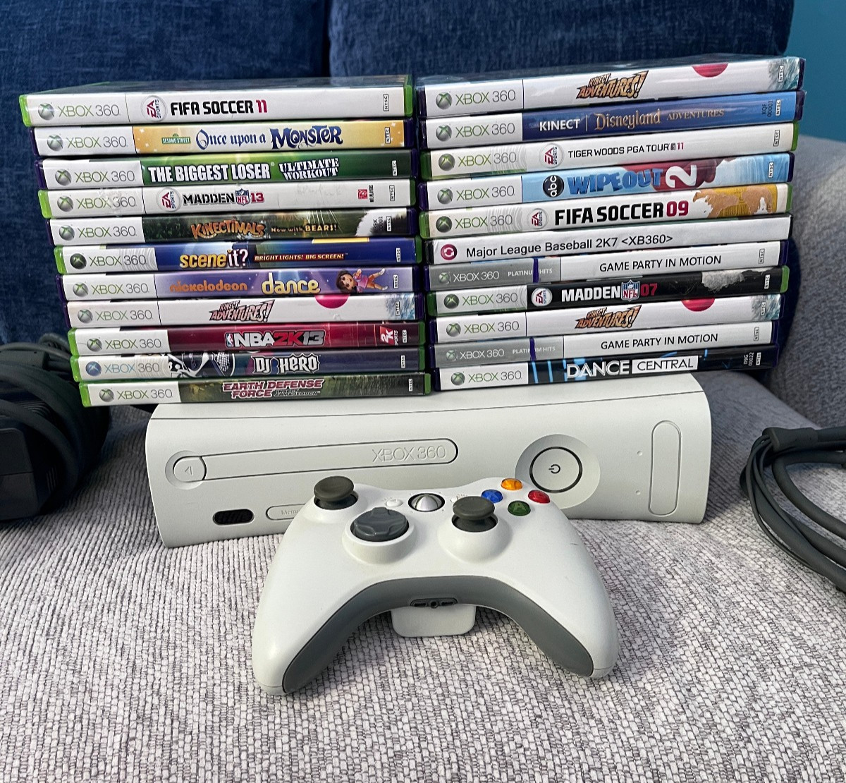 Xbox 360 White Console 60gb and Huge Video Games Lot – Tested and Working!