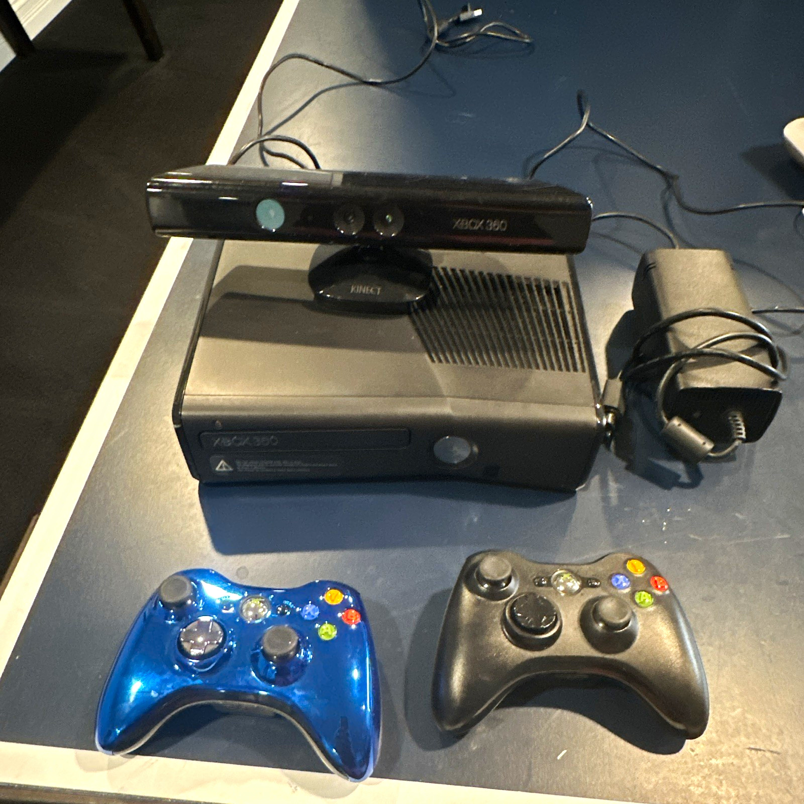 Microsoft Xbox 360 Black 250GB Bundle w/ Kinect, 2 Controllers, Power Supply