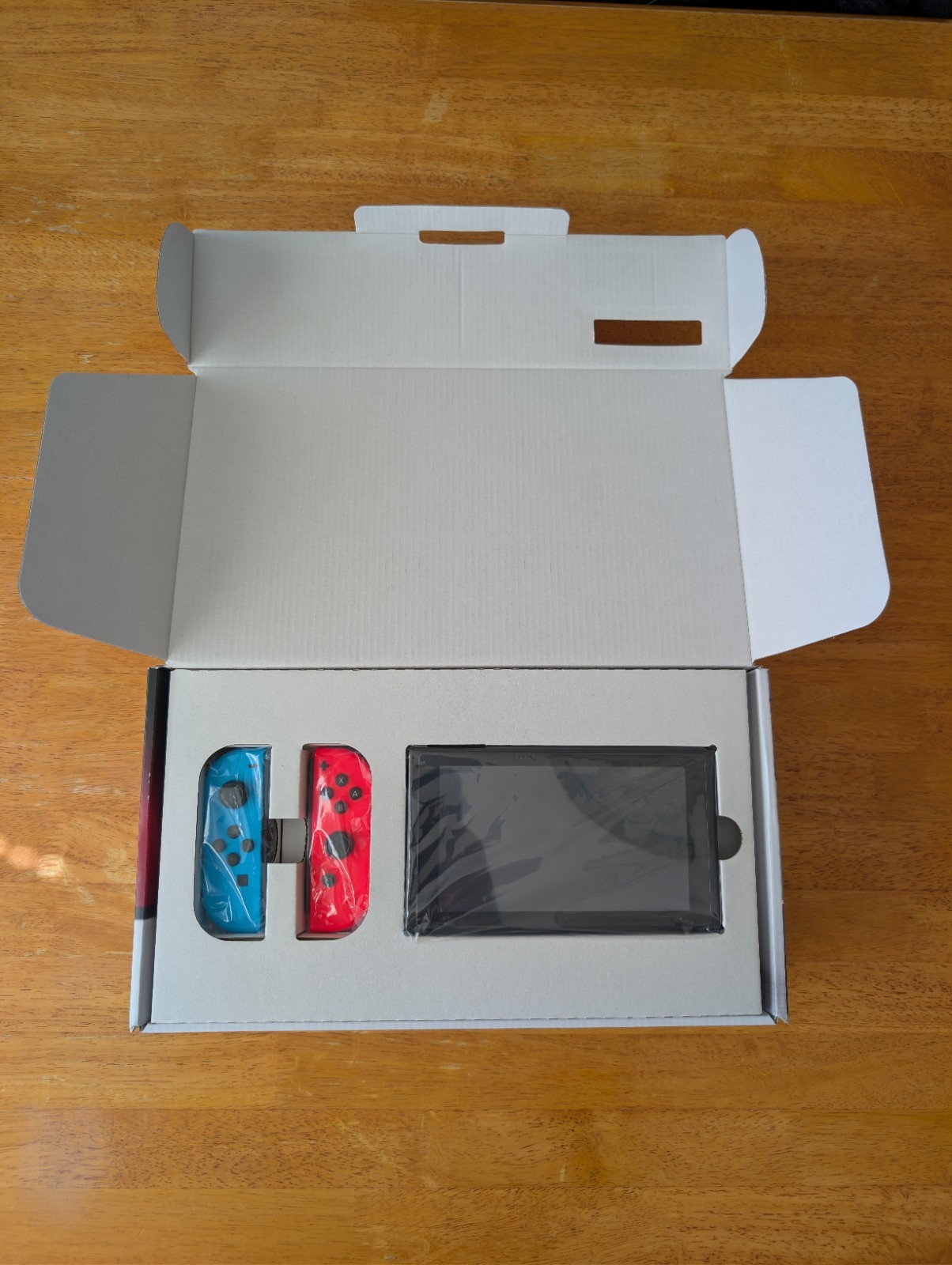 Nintendo Switch 32GB Console CIB w/128GB SD Card and Satisfye Grip