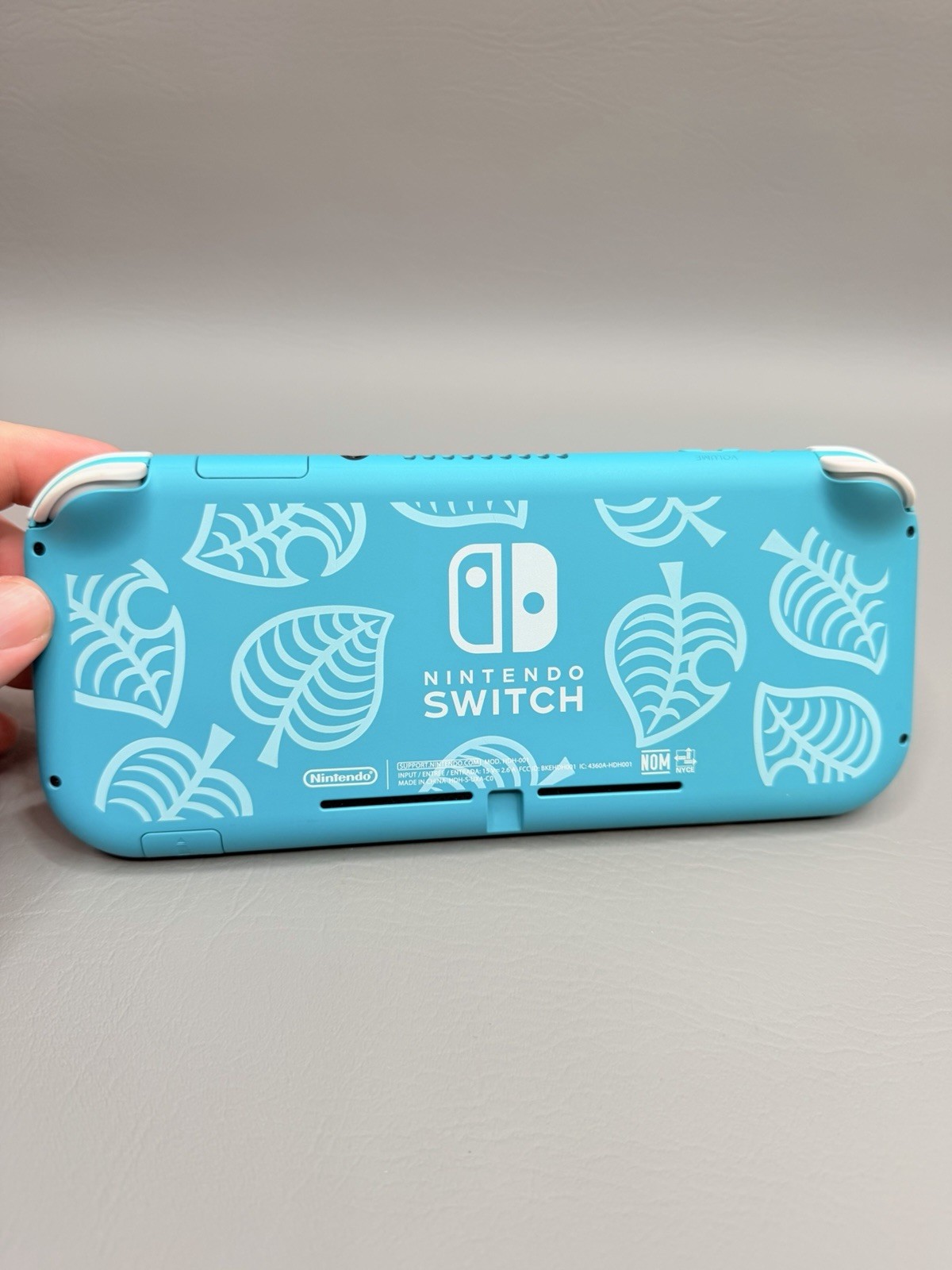 Nintendo Switch Lite – Animal Crossing Aloha Edition – Turquoise – Charger Incl.