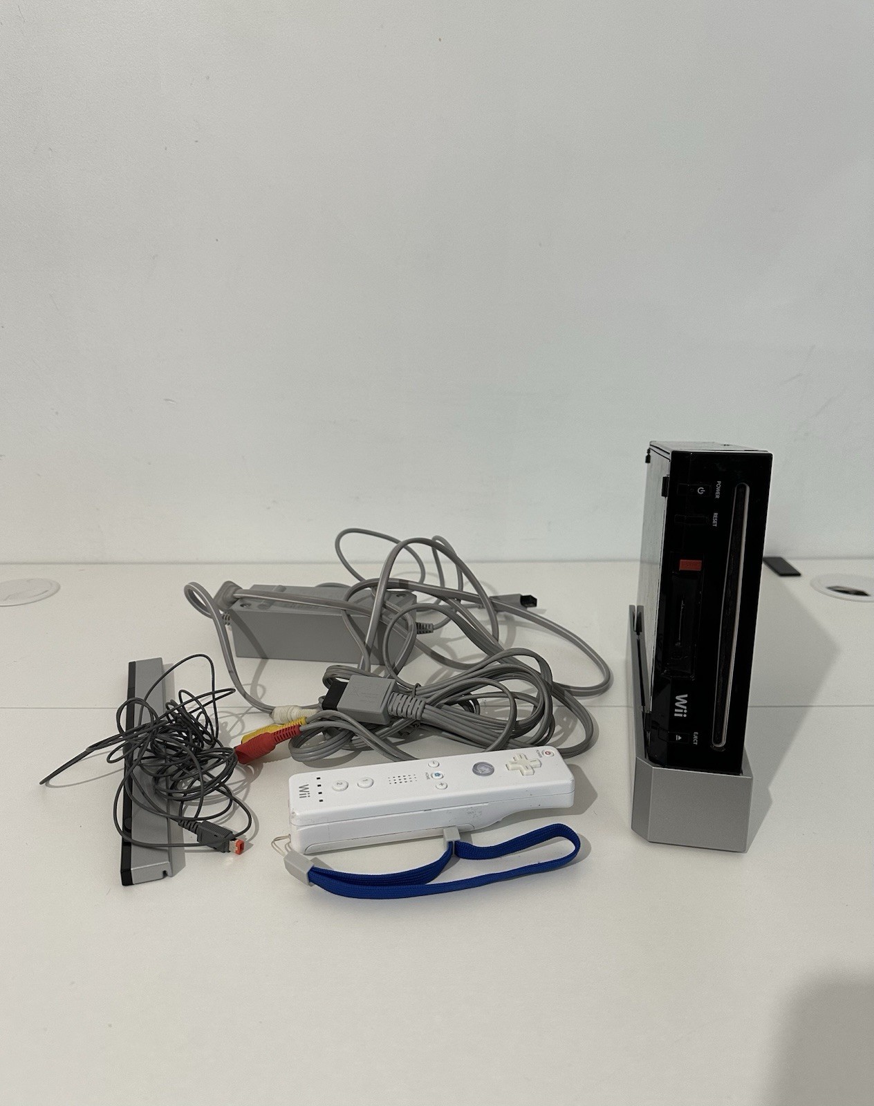 Nintendo Wii Family Edition RVL-101 Black Bundle Includes Controller Cables