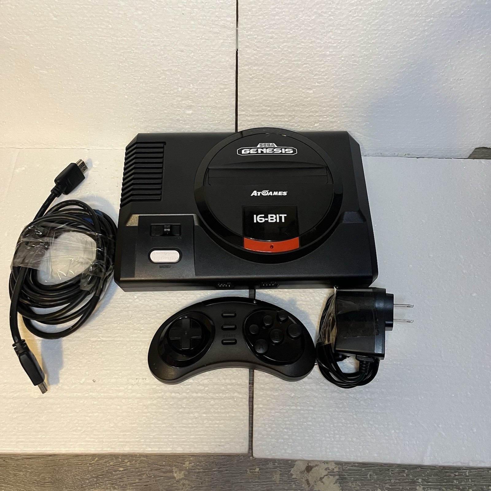 SegaGenesis 16 Bit Flashback Console W/Wireless Controller AtGames Tested Works