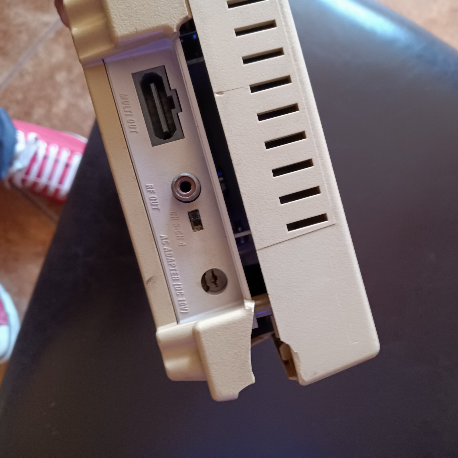 Super Nintendo SNES Home Console – Brittle Yellow Plastic – For Parts junk