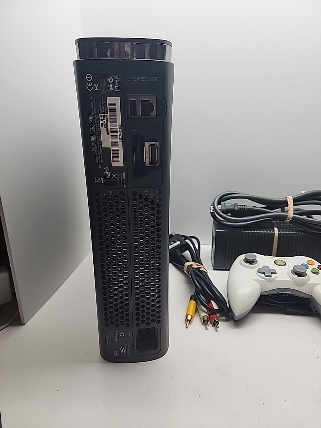 Original Microsoft Xbox 360 Pro System Bundle 120GB HDMI (NOT WORKING RIGHT)